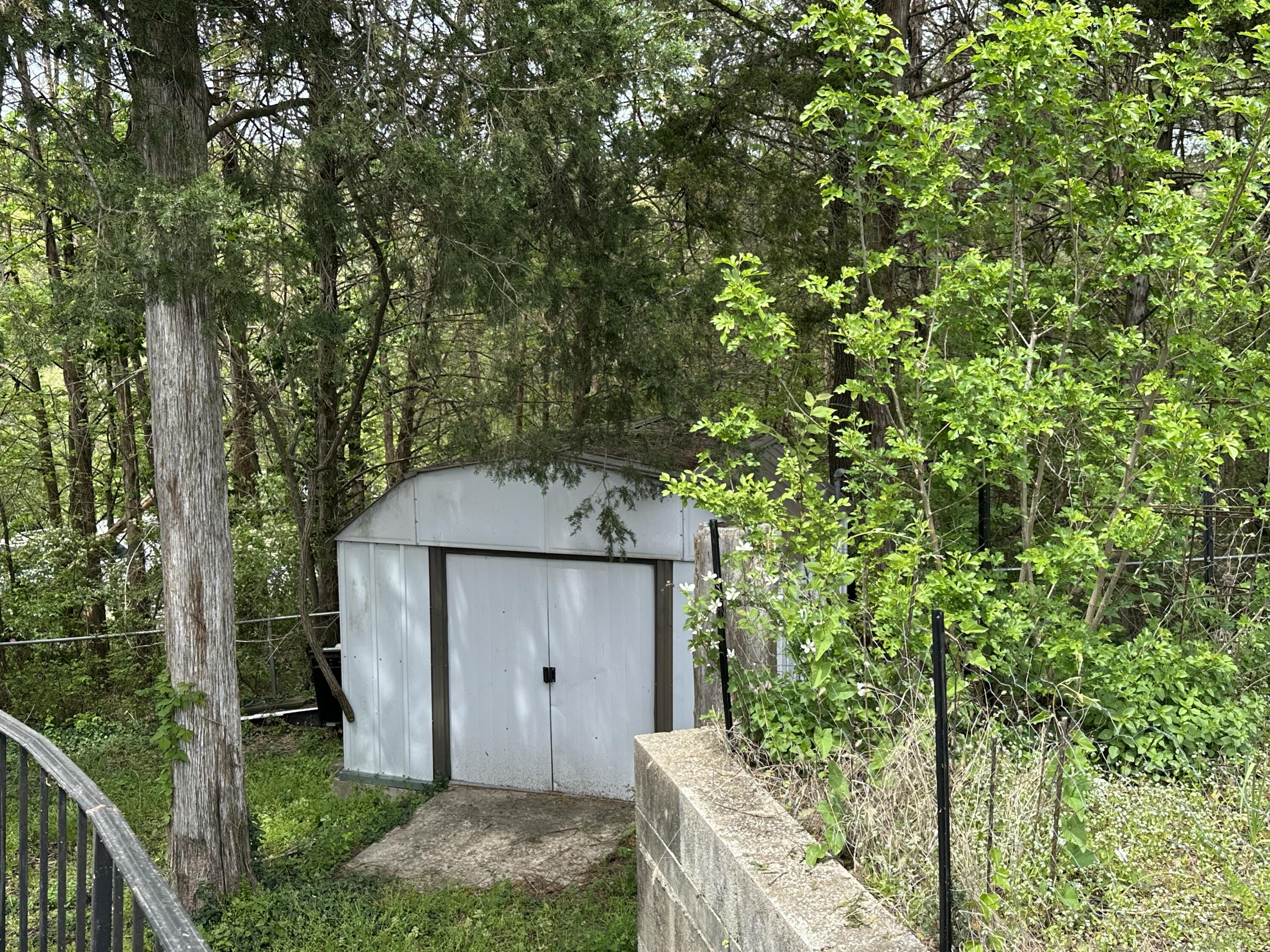 121 Lillian Road Property Photo 24