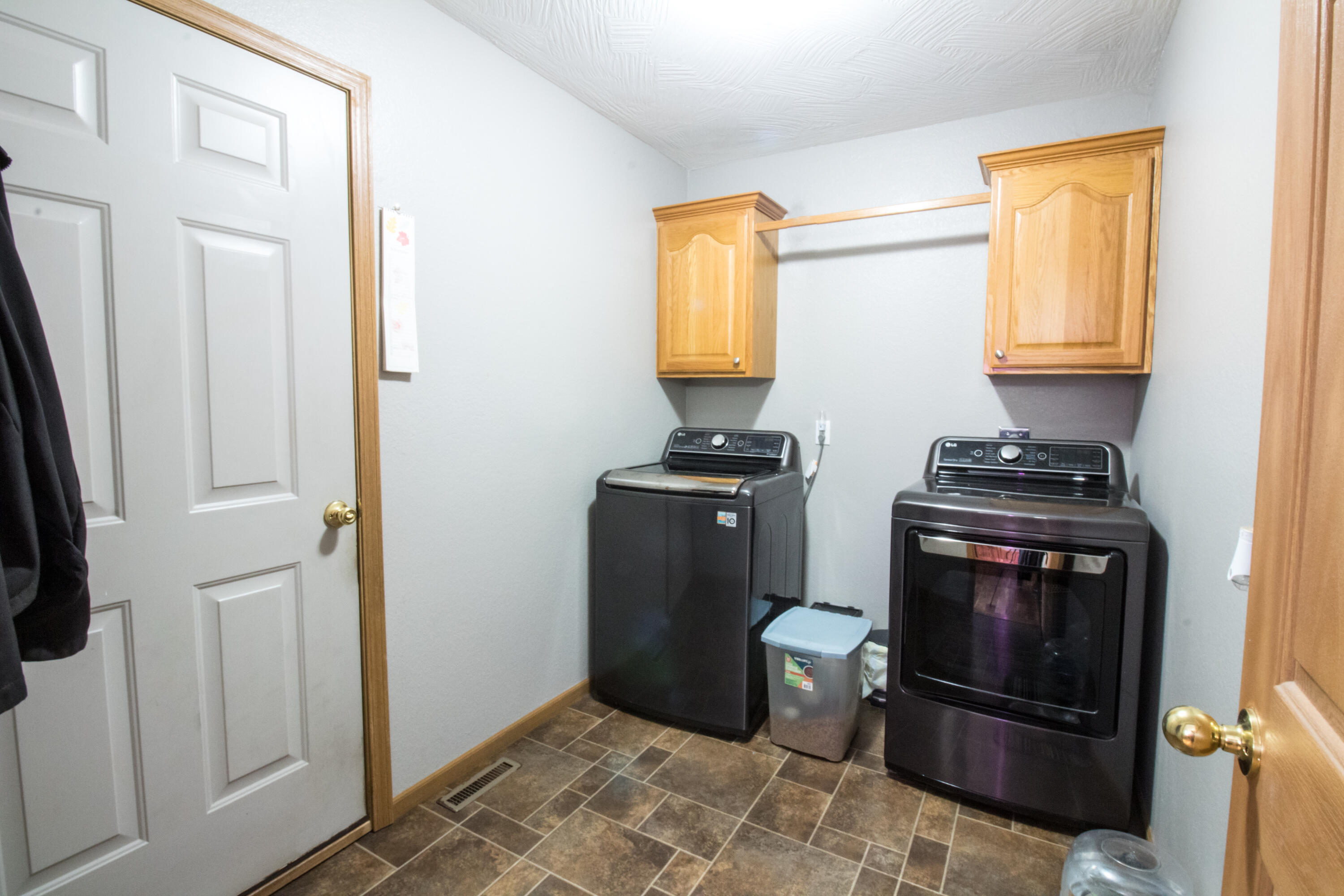 1633 East 512th Road Property Photo 32
