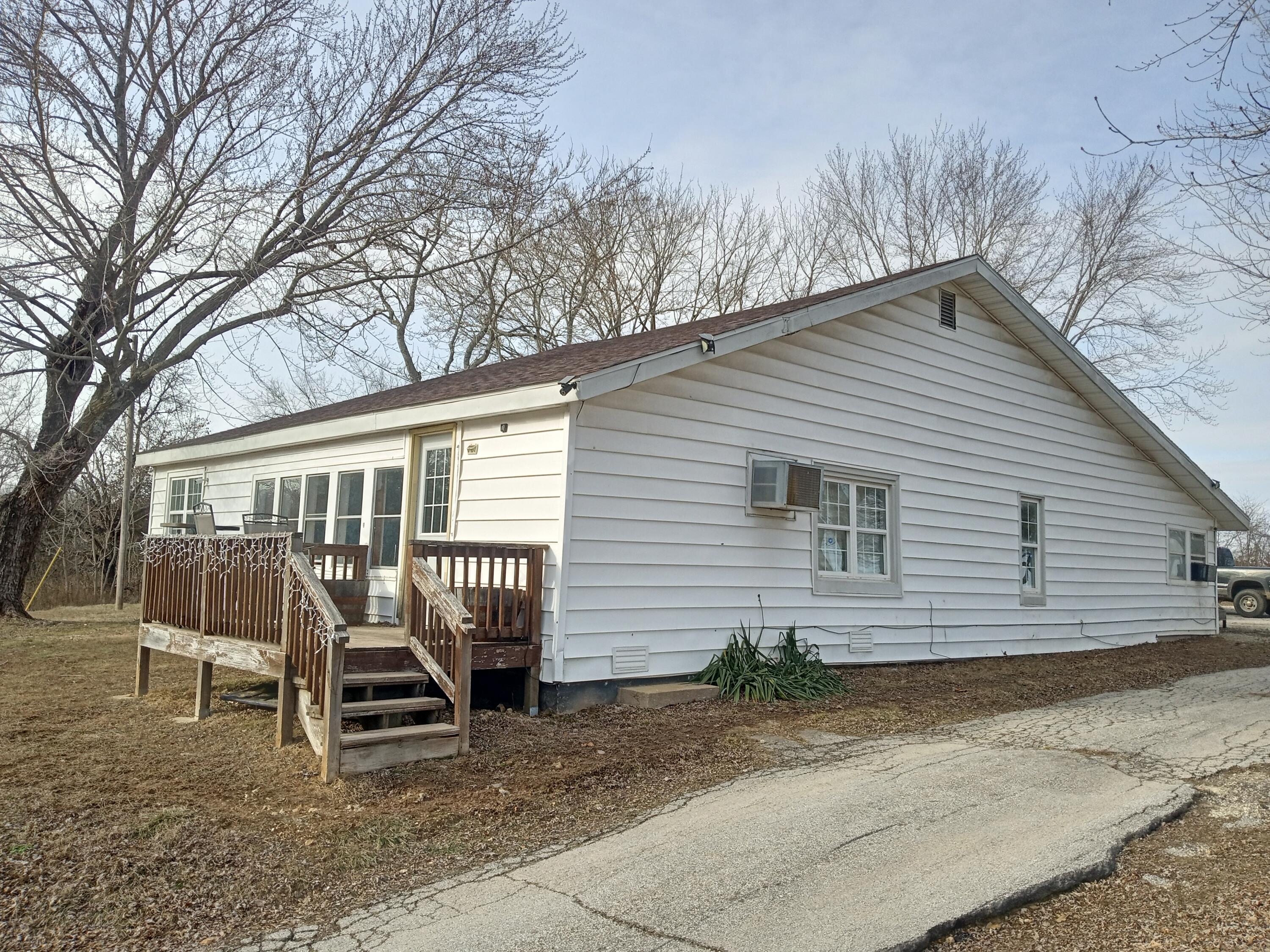 121 State Road F Property Photo