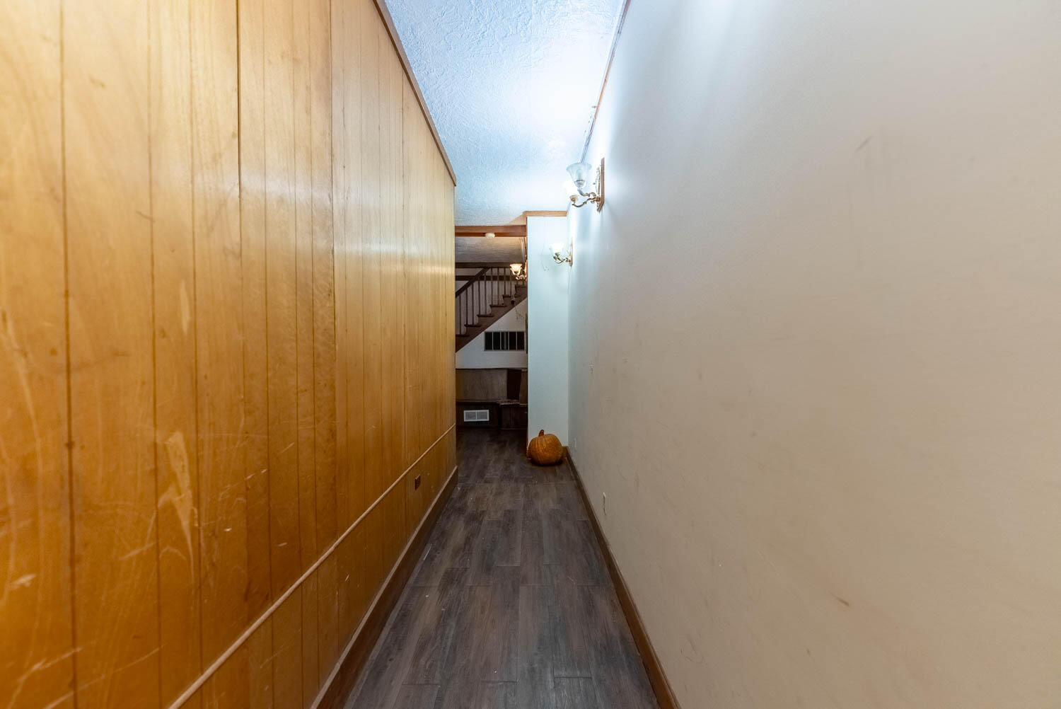 211 South Grand Avenue Property Photo 11