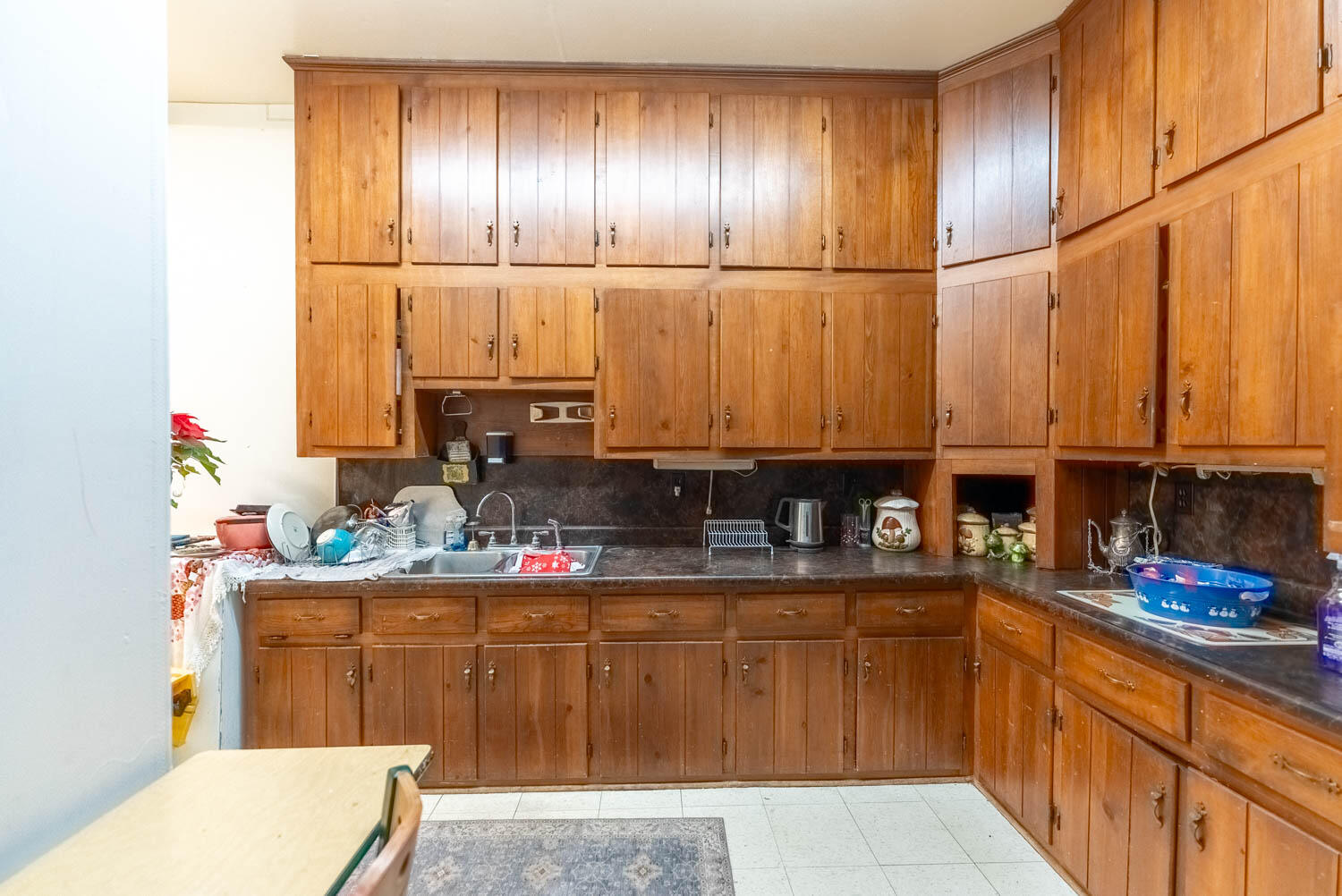 211 South Grand Avenue Property Photo 17