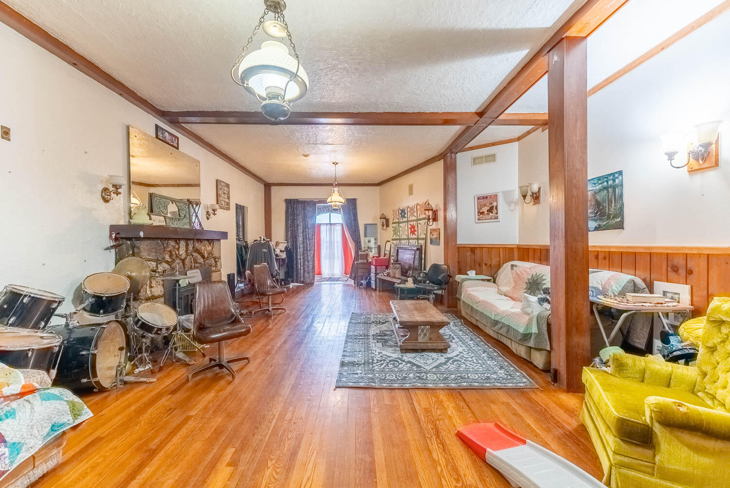 211 South Grand Avenue Property Photo 23