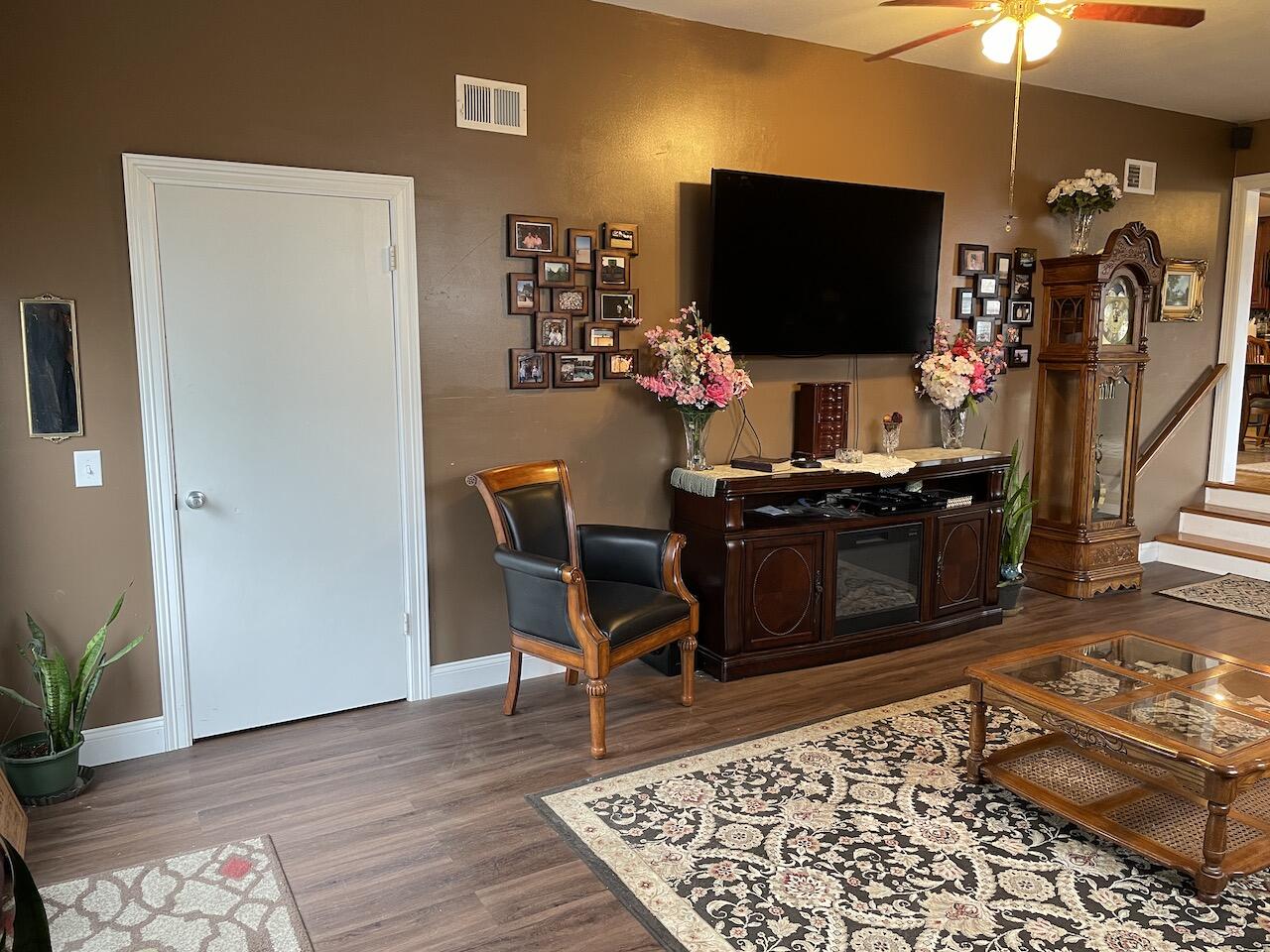315 South Harris Street Property Photo 9