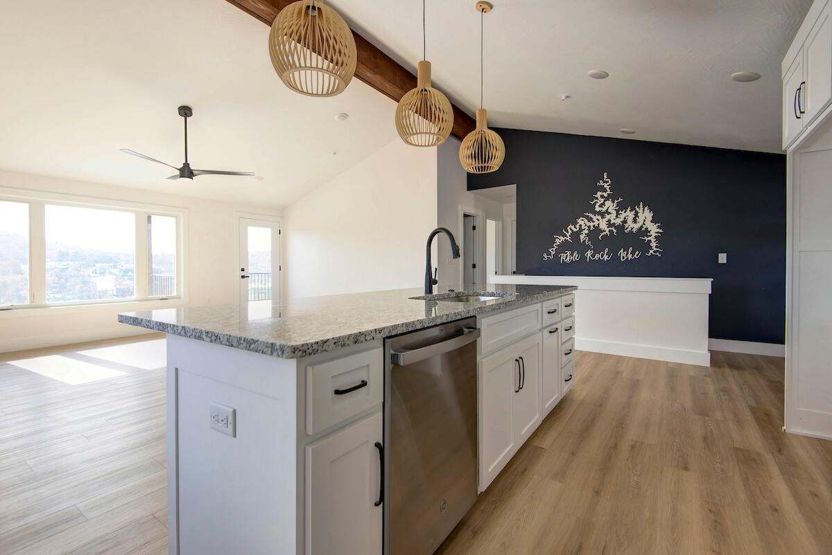 202 Vacation Lane Property Photo 11