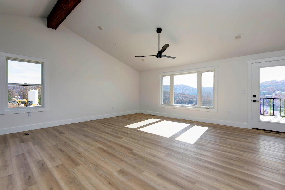 202 Vacation Lane Property Photo 12