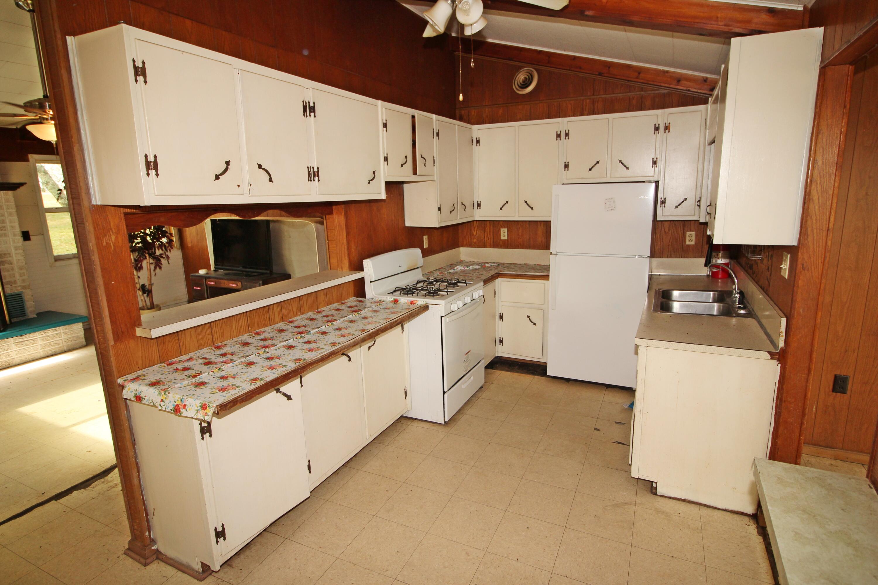1245 Us Highway 63 Property Photo 11