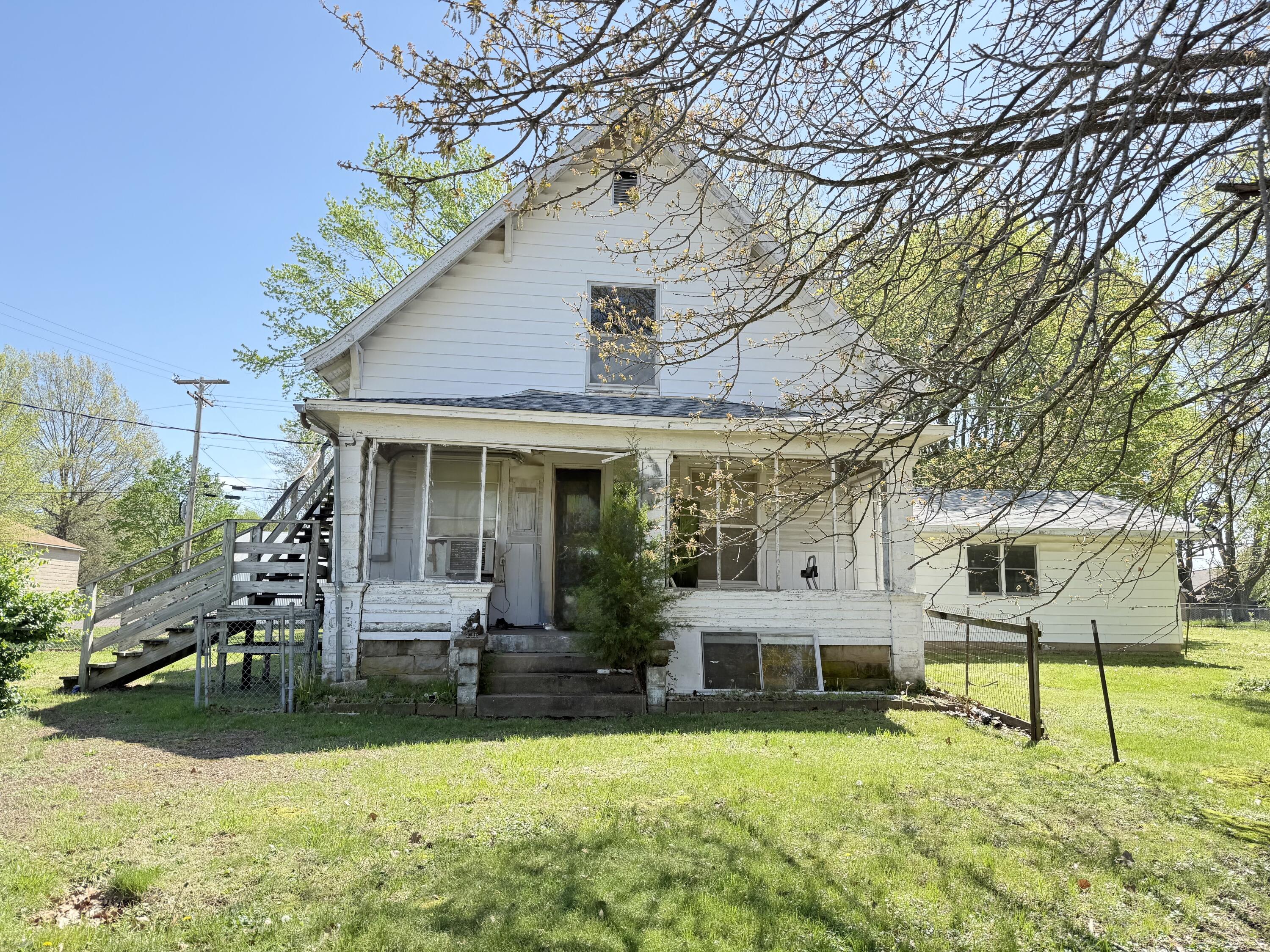1109 N Central Ave Property Photo 1