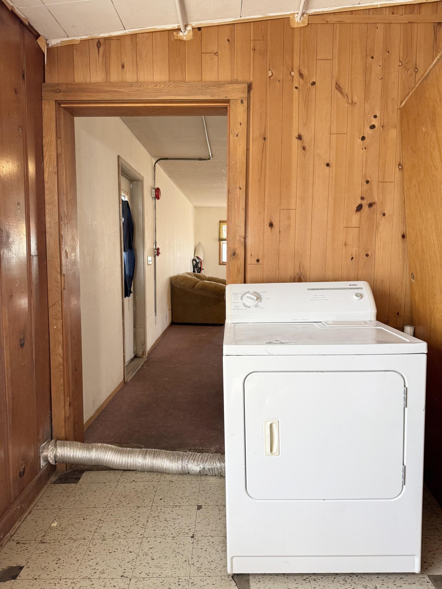 1109 N Central Ave Property Photo 6