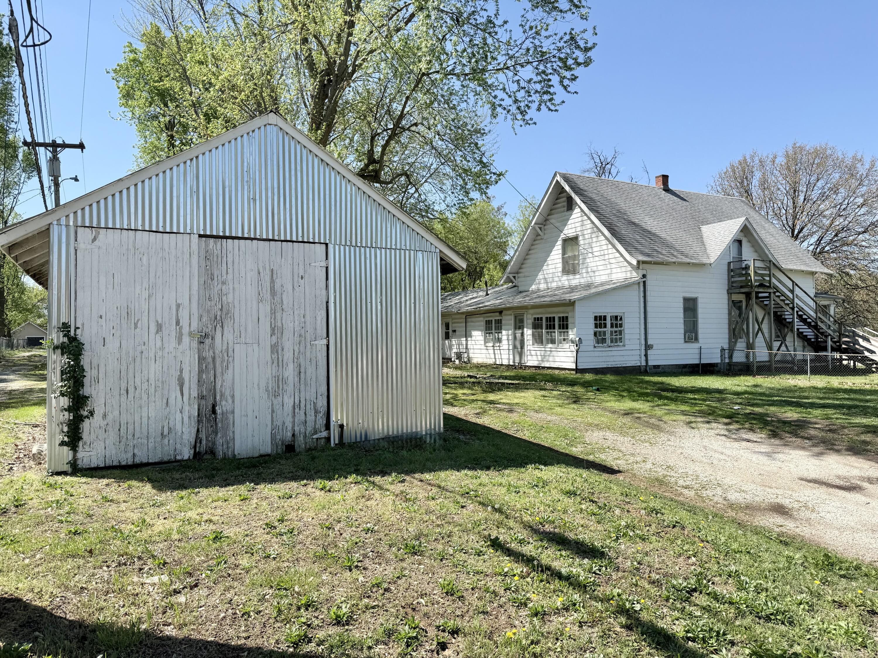 1109 N Central Ave Property Photo 15