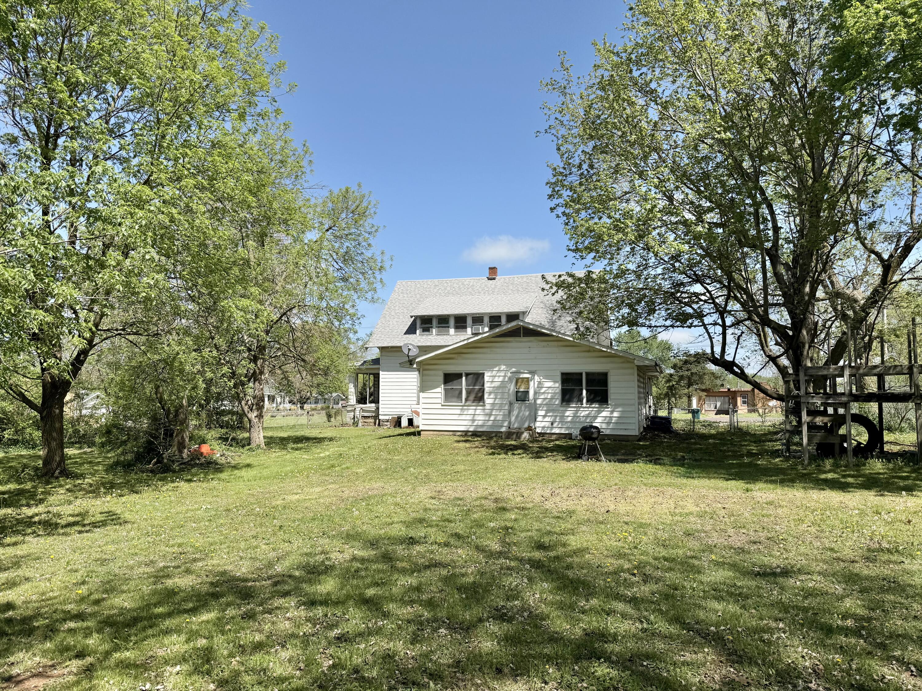 1109 N Central Ave Property Photo 17