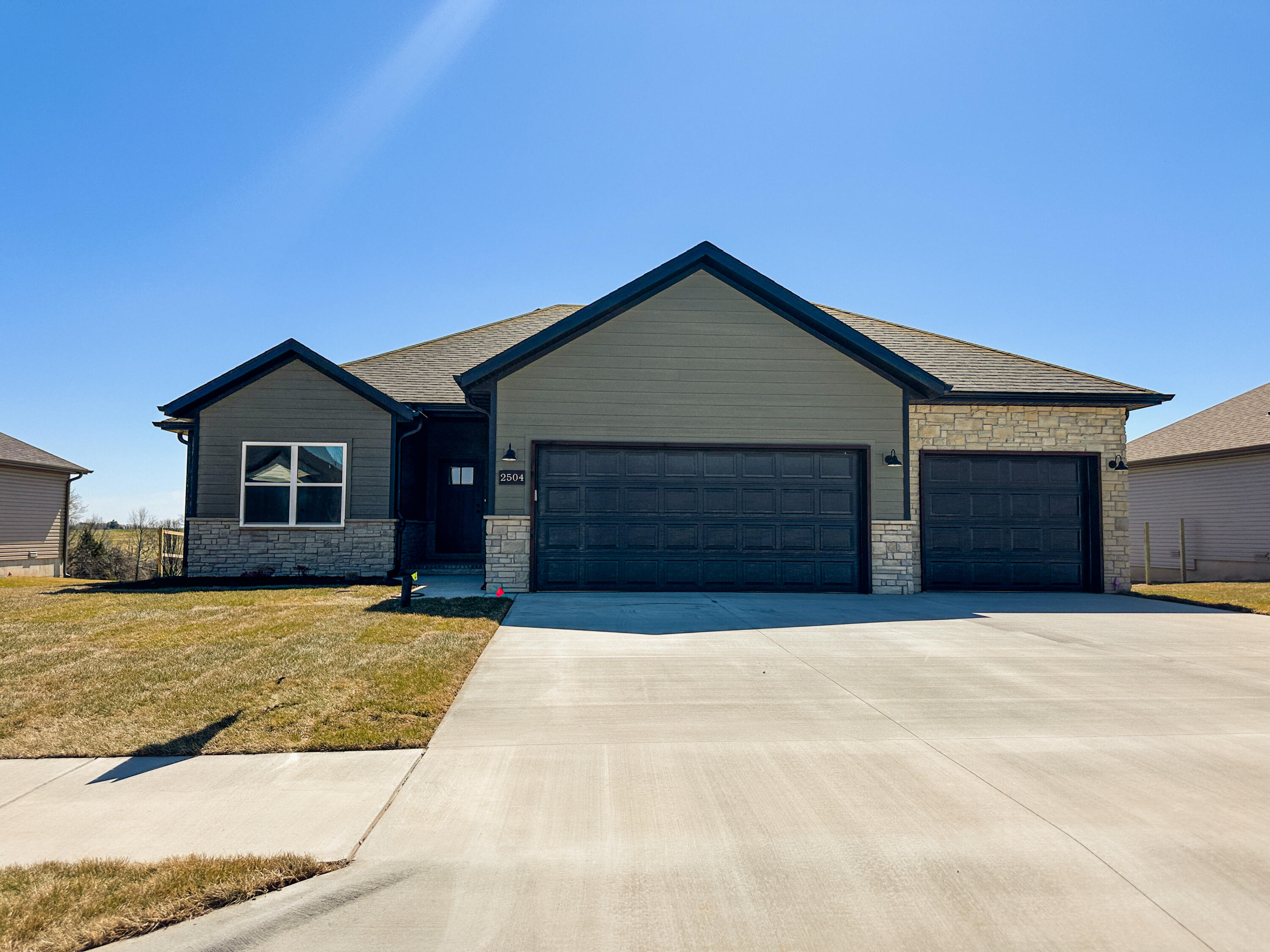 2504 West Goldfinch Drive Property Photo