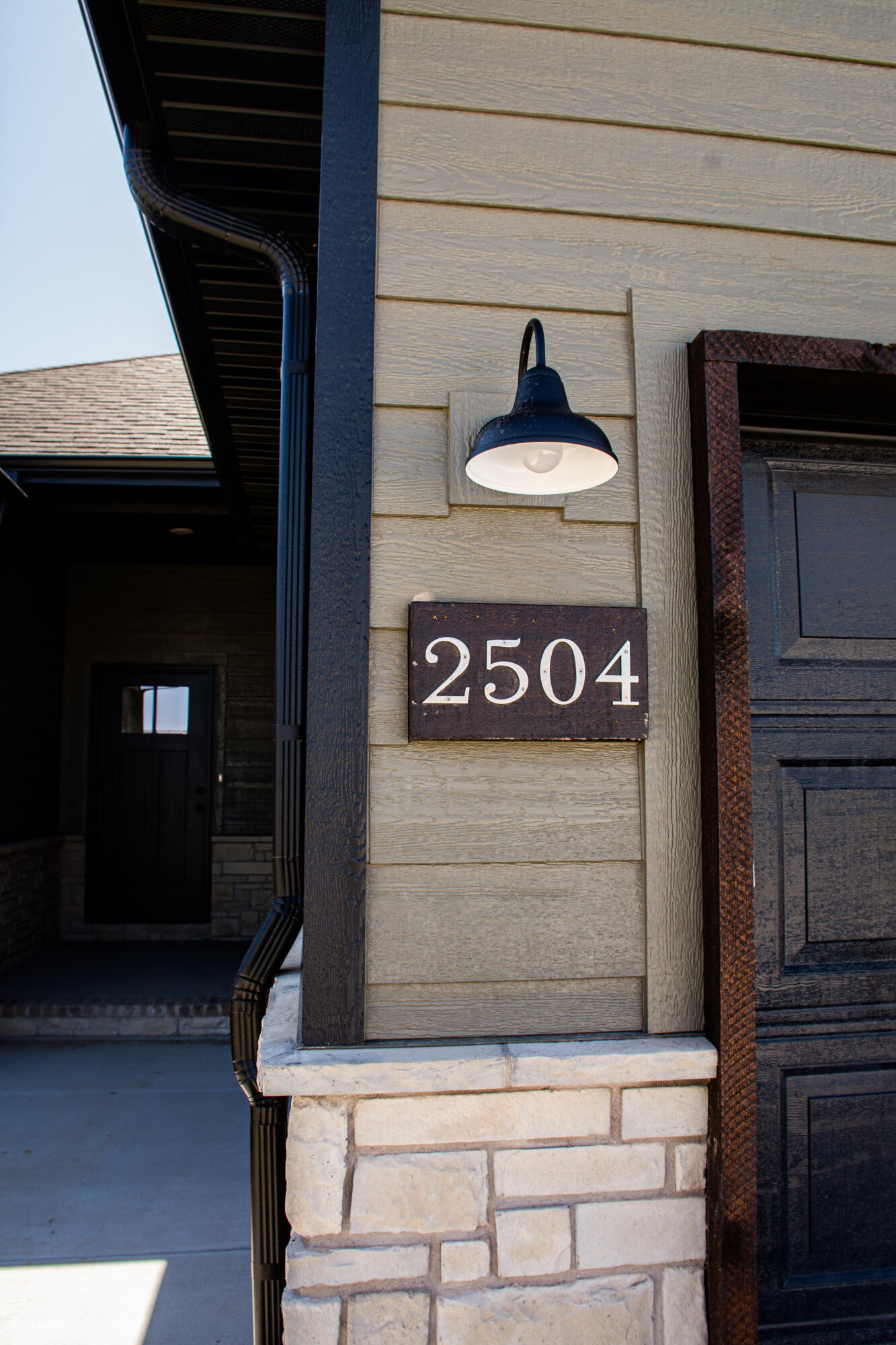 2504 West Goldfinch Drive Property Photo 3