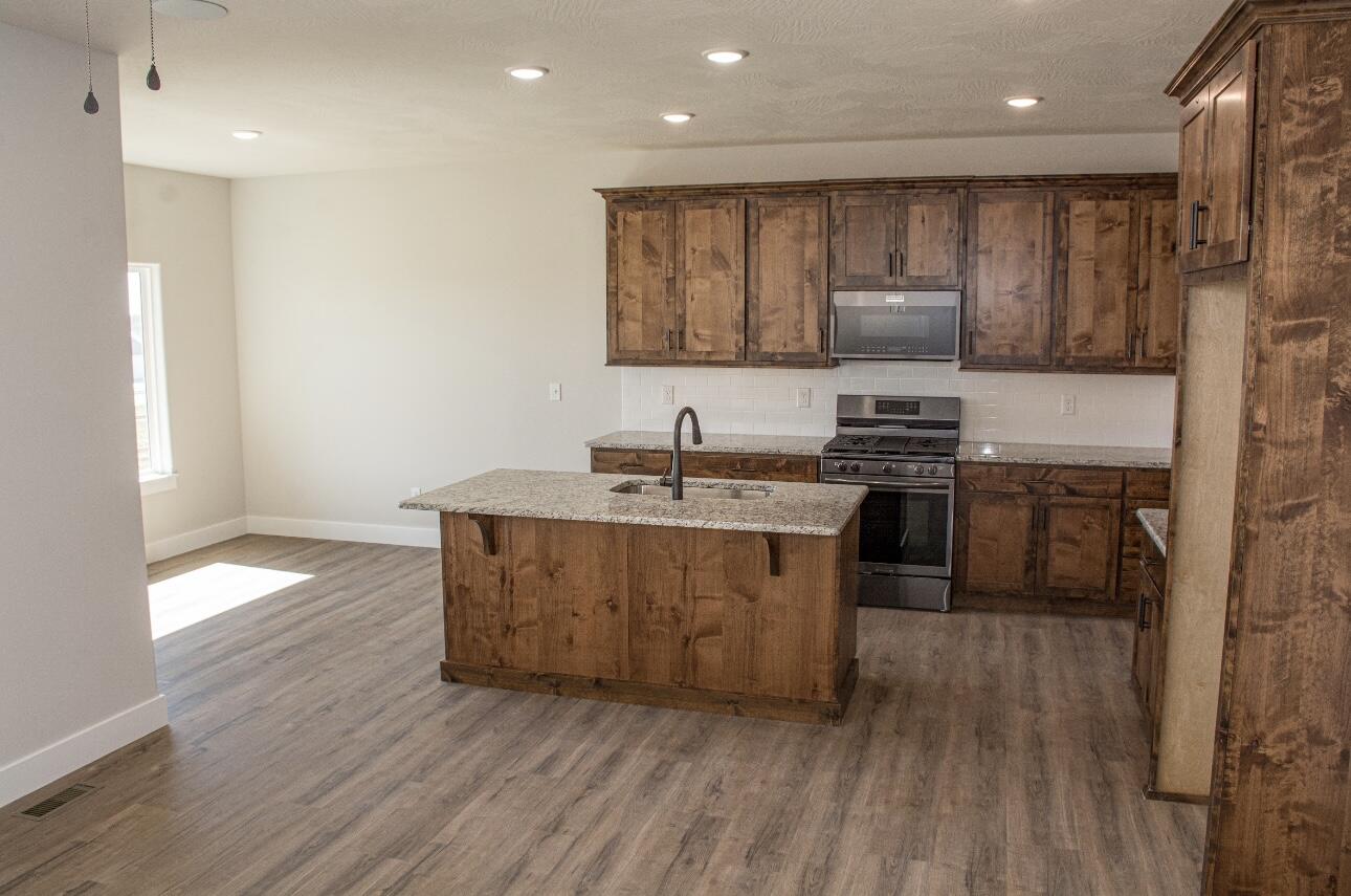 2504 West Goldfinch Drive Property Photo 11