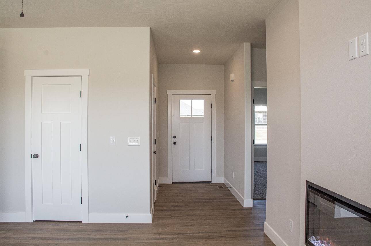 2504 West Goldfinch Drive Property Photo 14