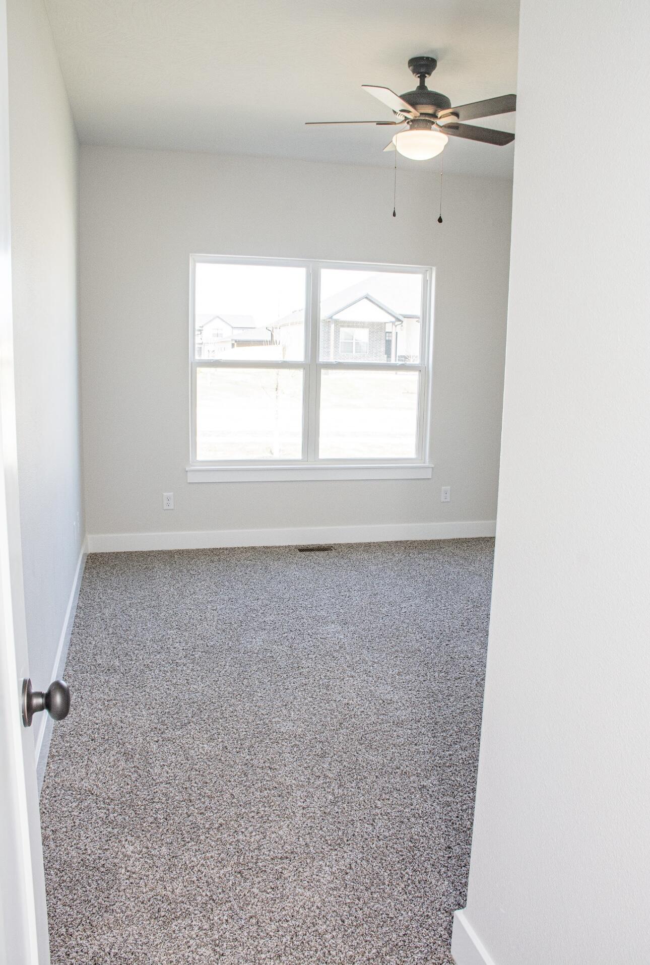 2504 West Goldfinch Drive Property Photo 15