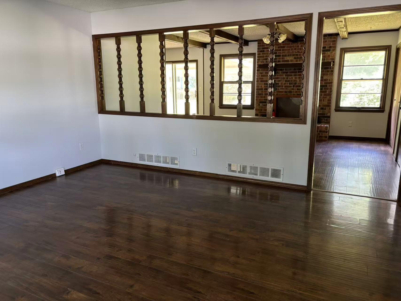 730 East Walnut Lawn Street Property Photo 3