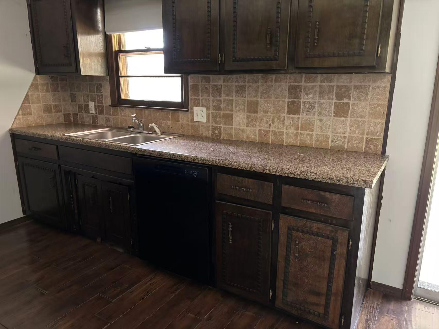 730 East Walnut Lawn Street Property Photo 8