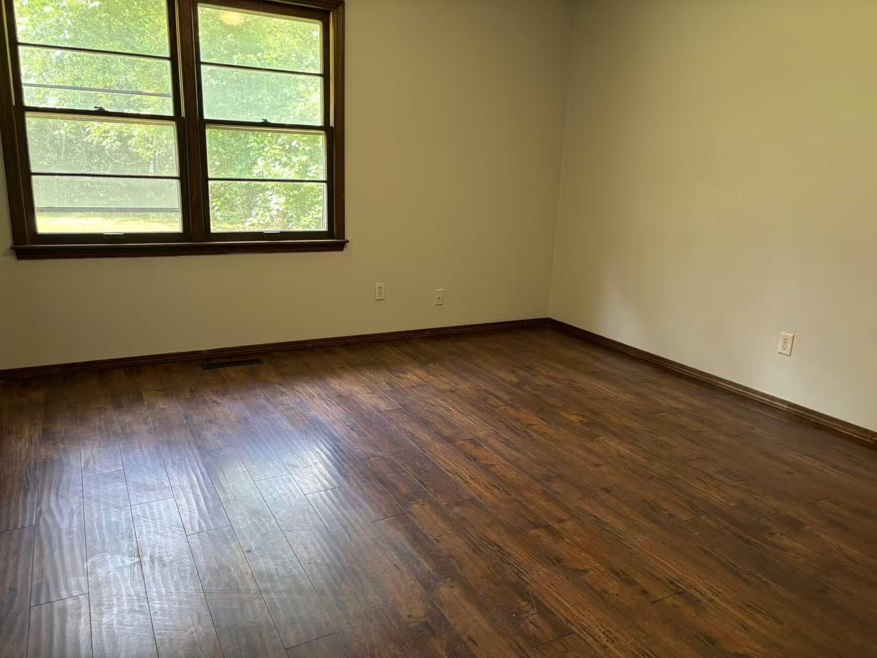 730 East Walnut Lawn Street Property Photo 14