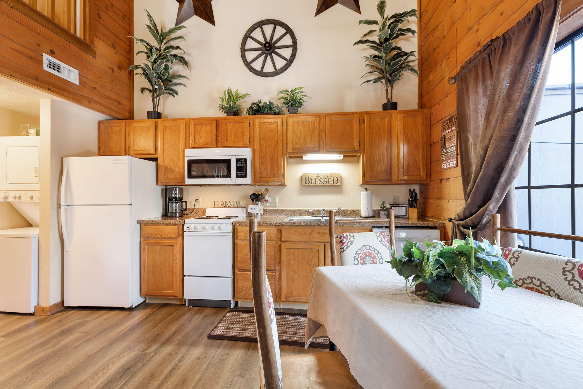 4 Cabin Court Property Photo 3