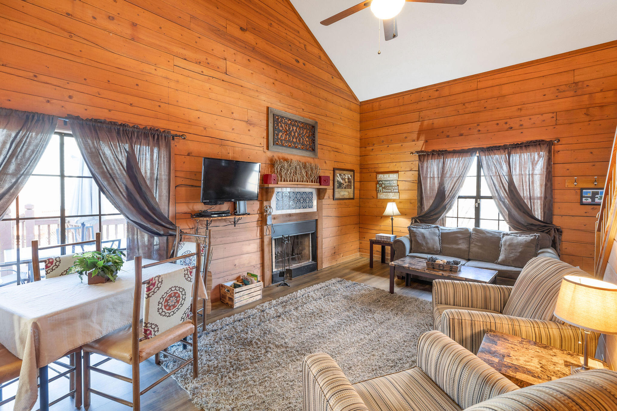 4 Cabin Court Property Photo 10