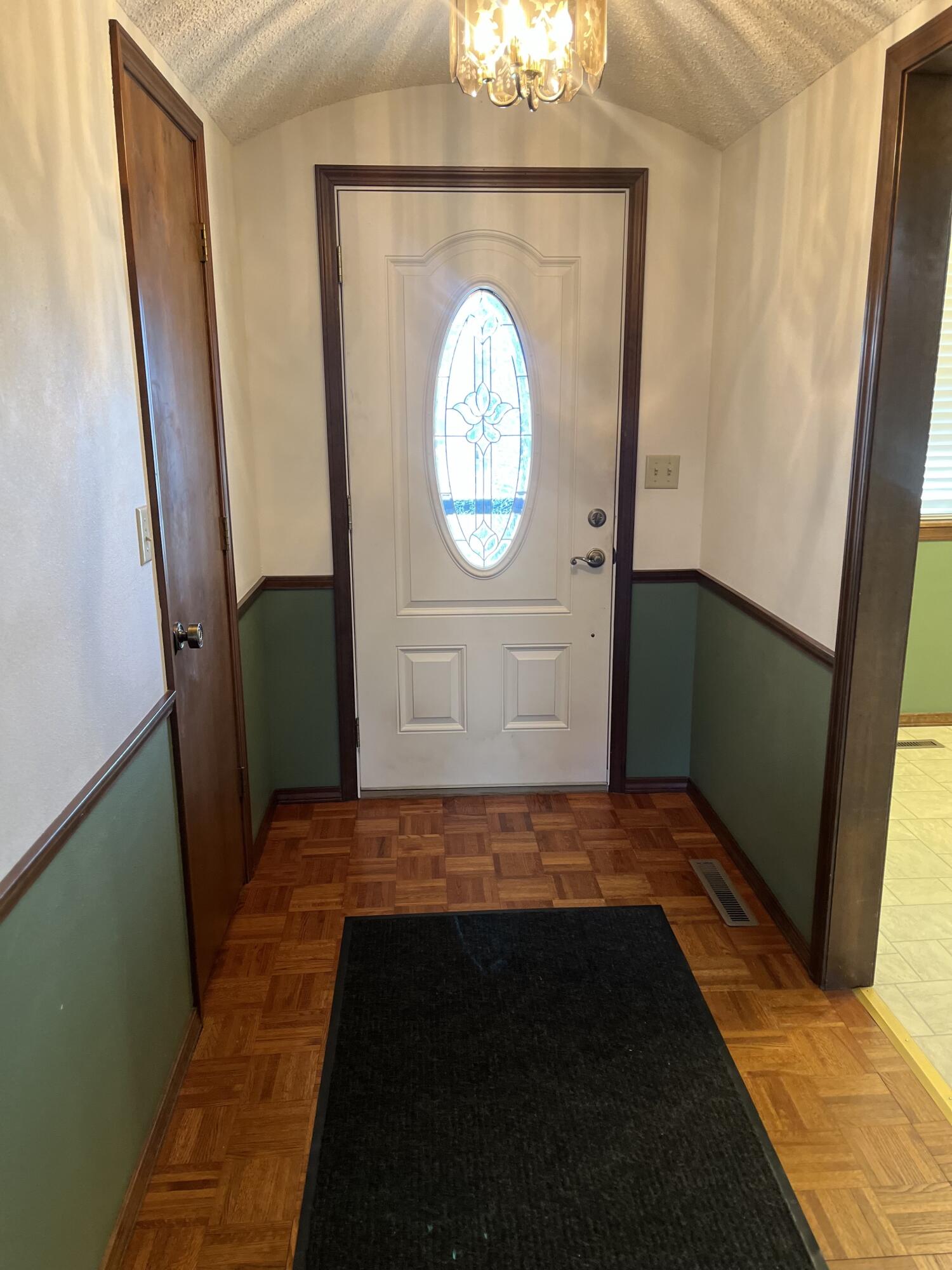 2801 Lincoln Avenue Property Photo 3
