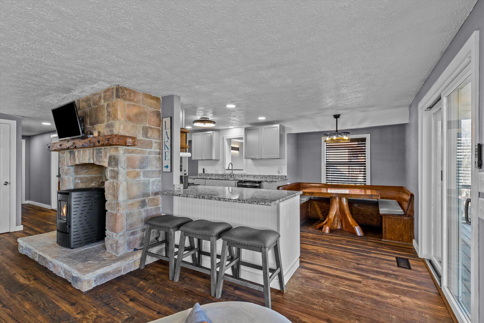 19636 Dogwood Drive Property Photo 5