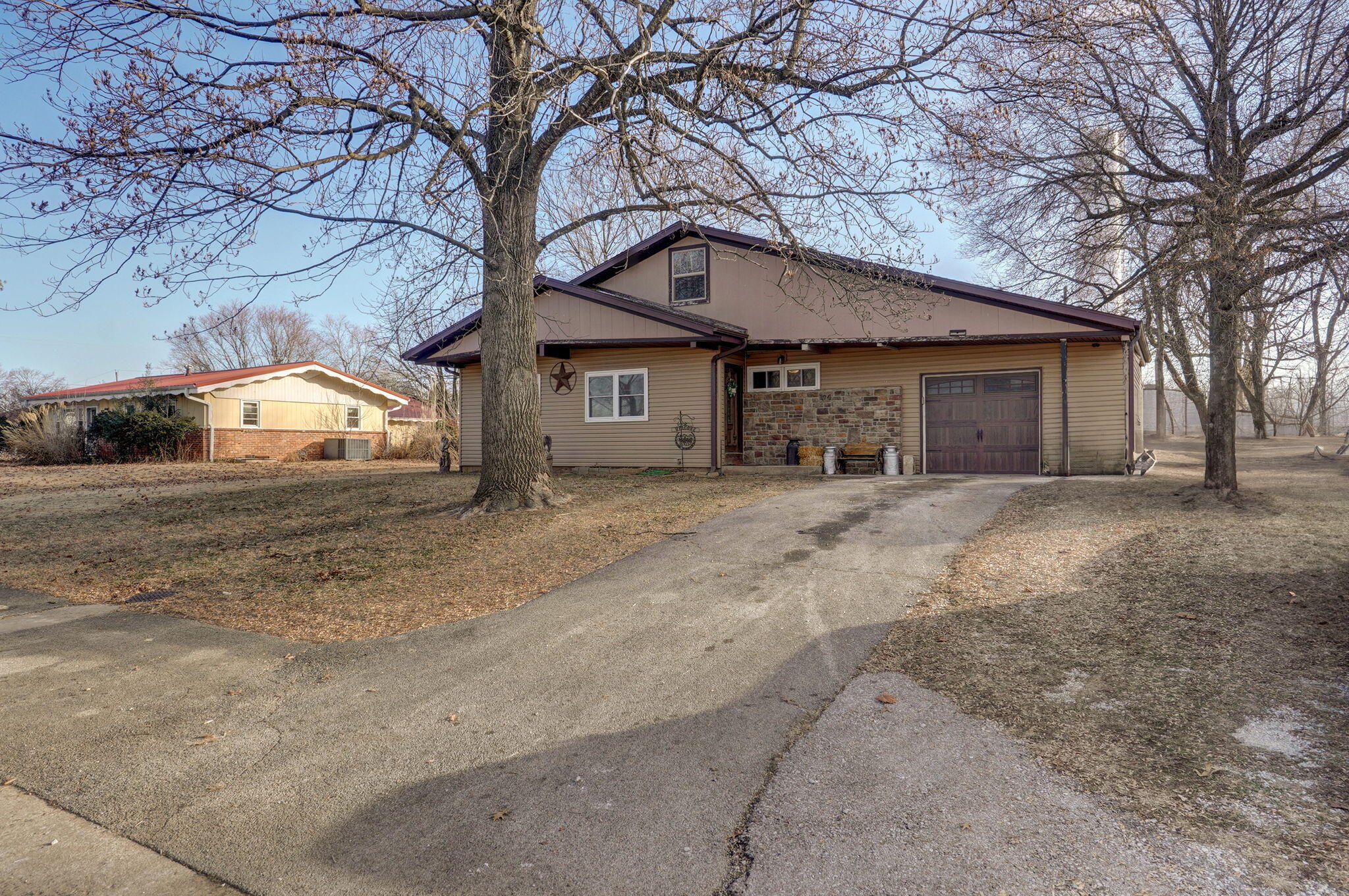 104 South Westview Drive Property Photo 4