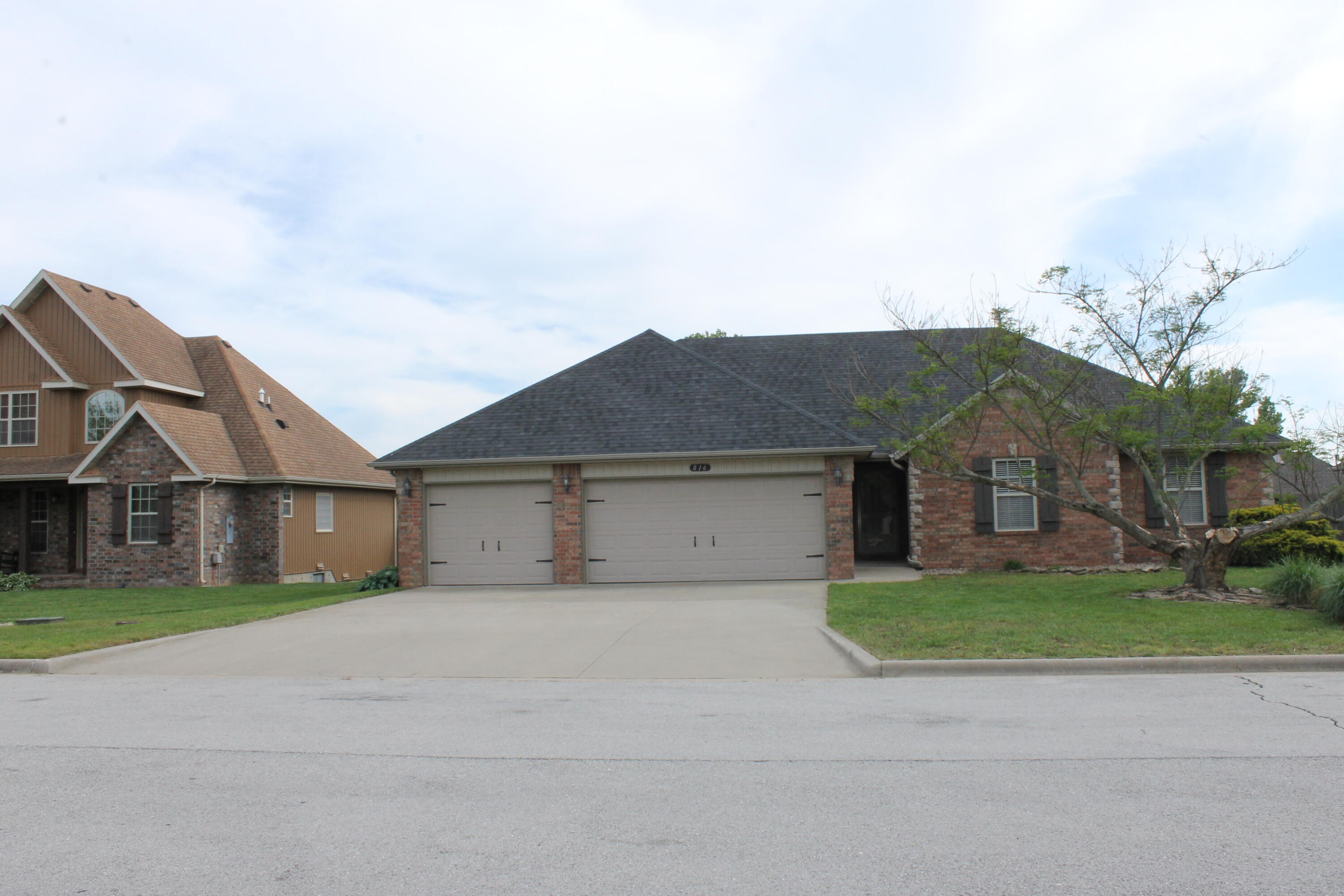 816 East Roubidoux Street Property Photo 1