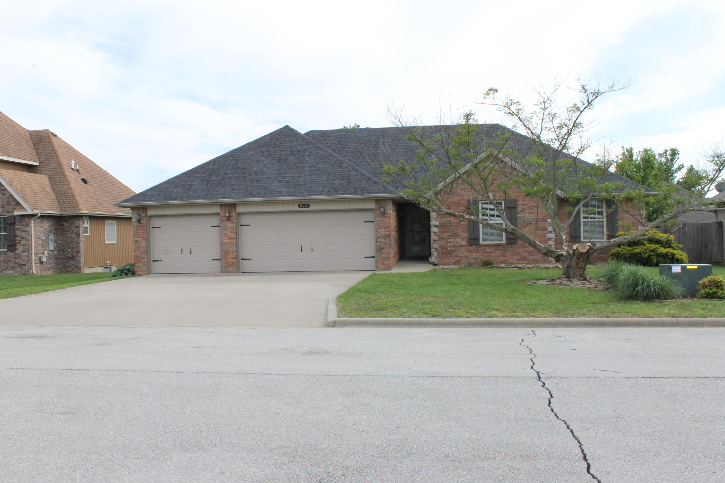 816 East Roubidoux Street Property Photo 2