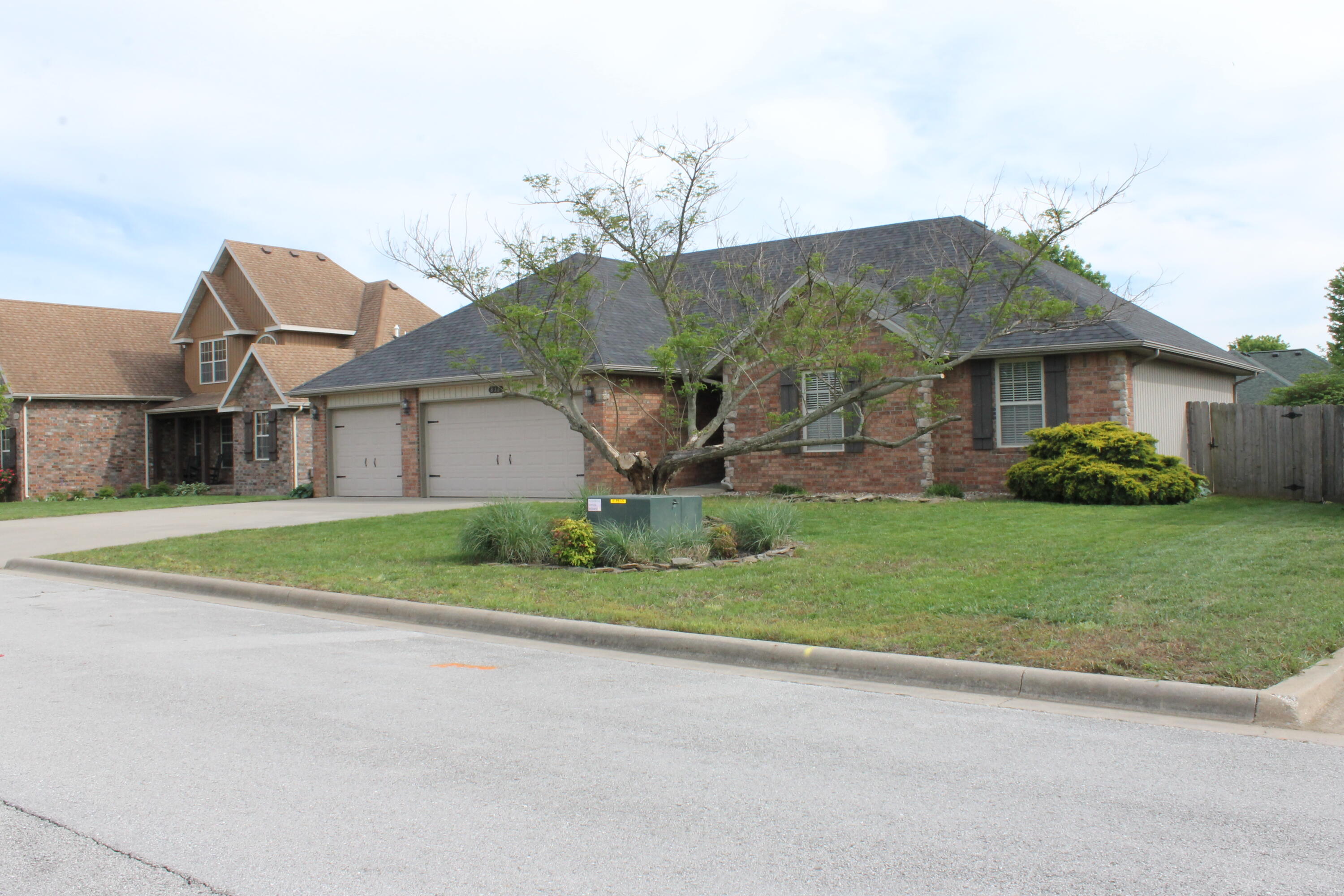 816 East Roubidoux Street Property Photo 4