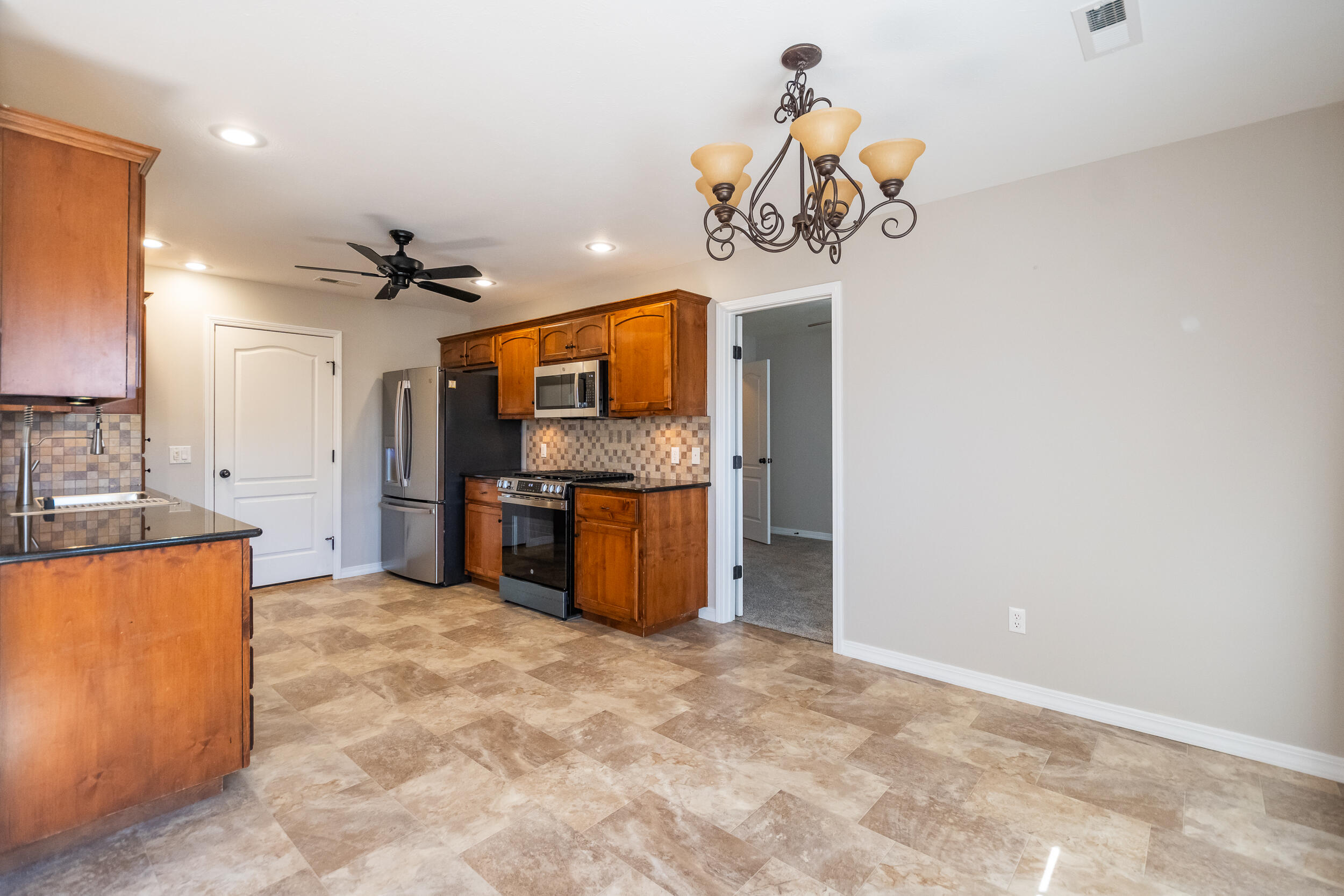 816 East Roubidoux Street Property Photo 15