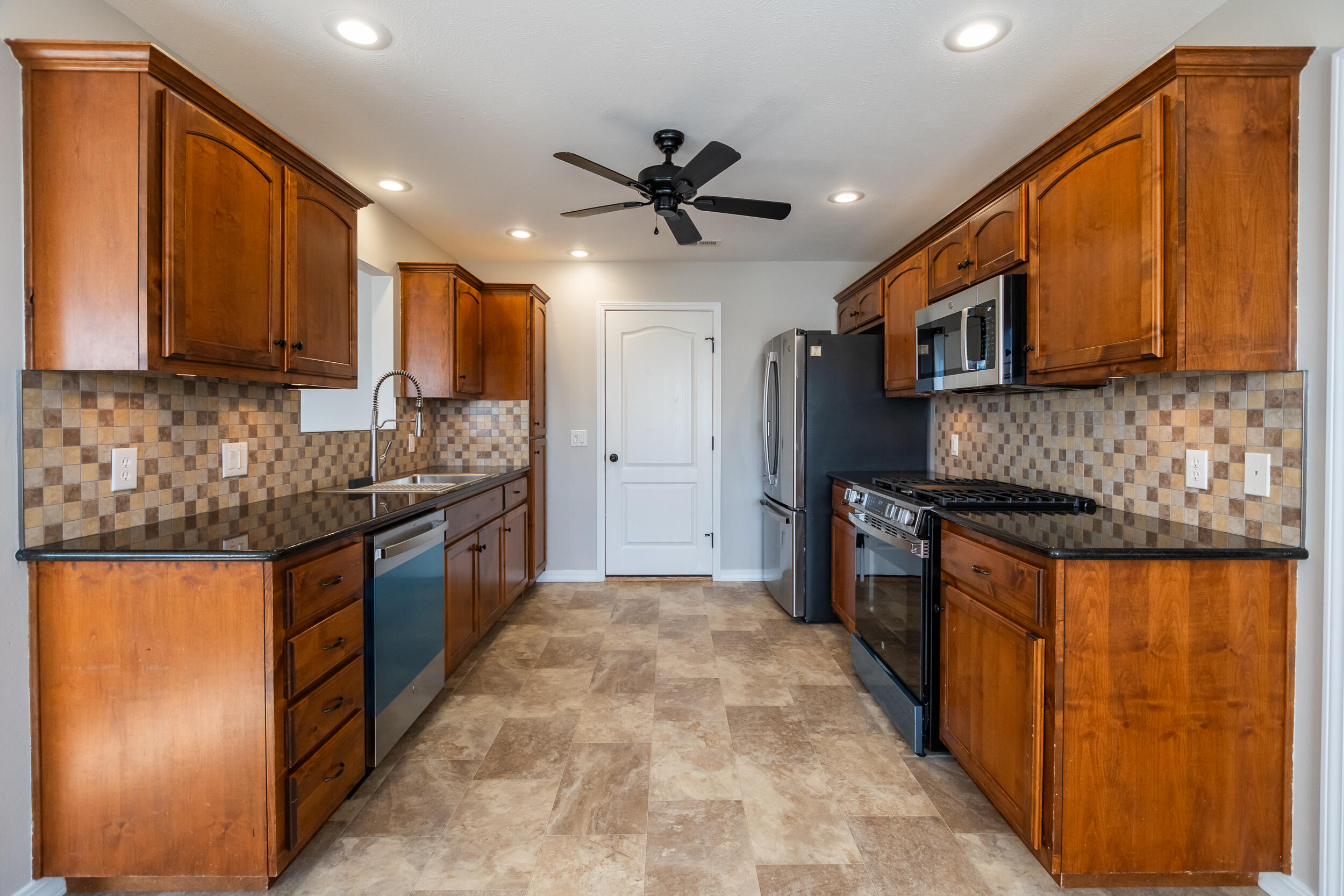 816 East Roubidoux Street Property Photo 17
