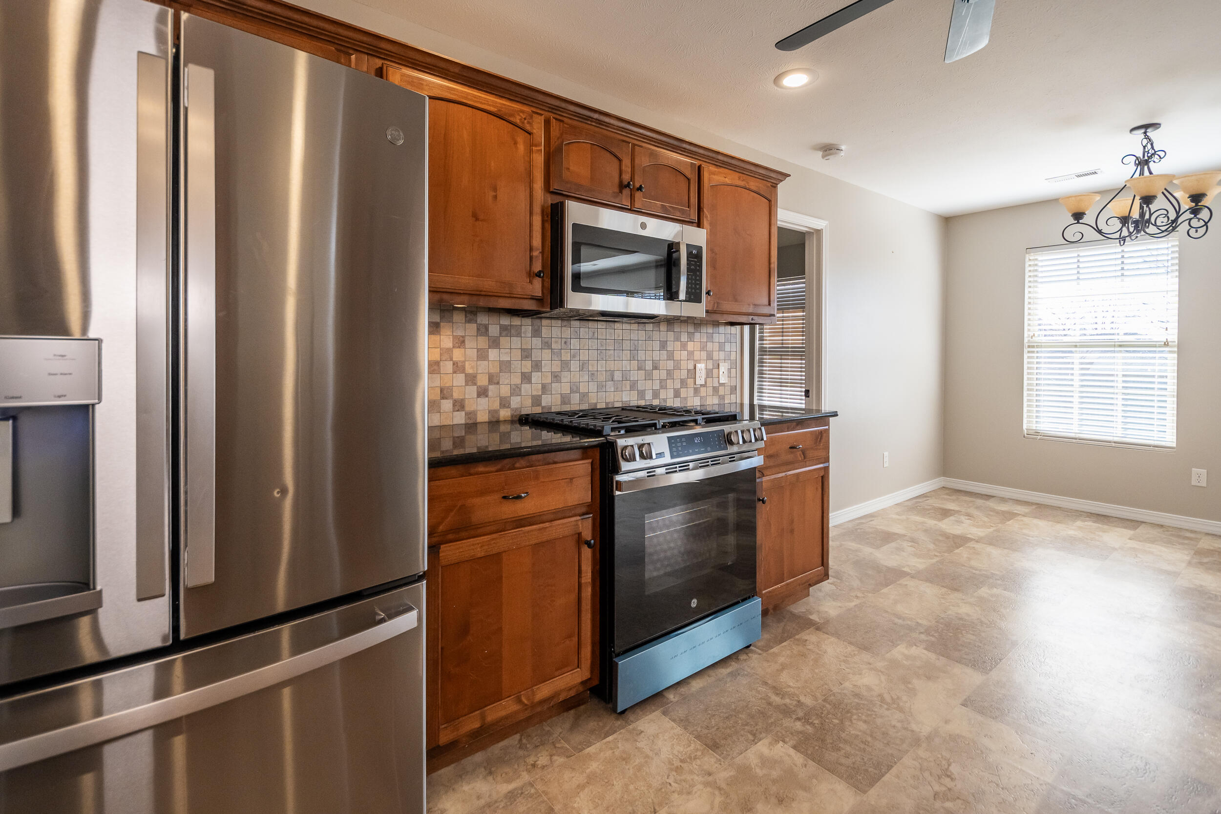 816 East Roubidoux Street Property Photo 25