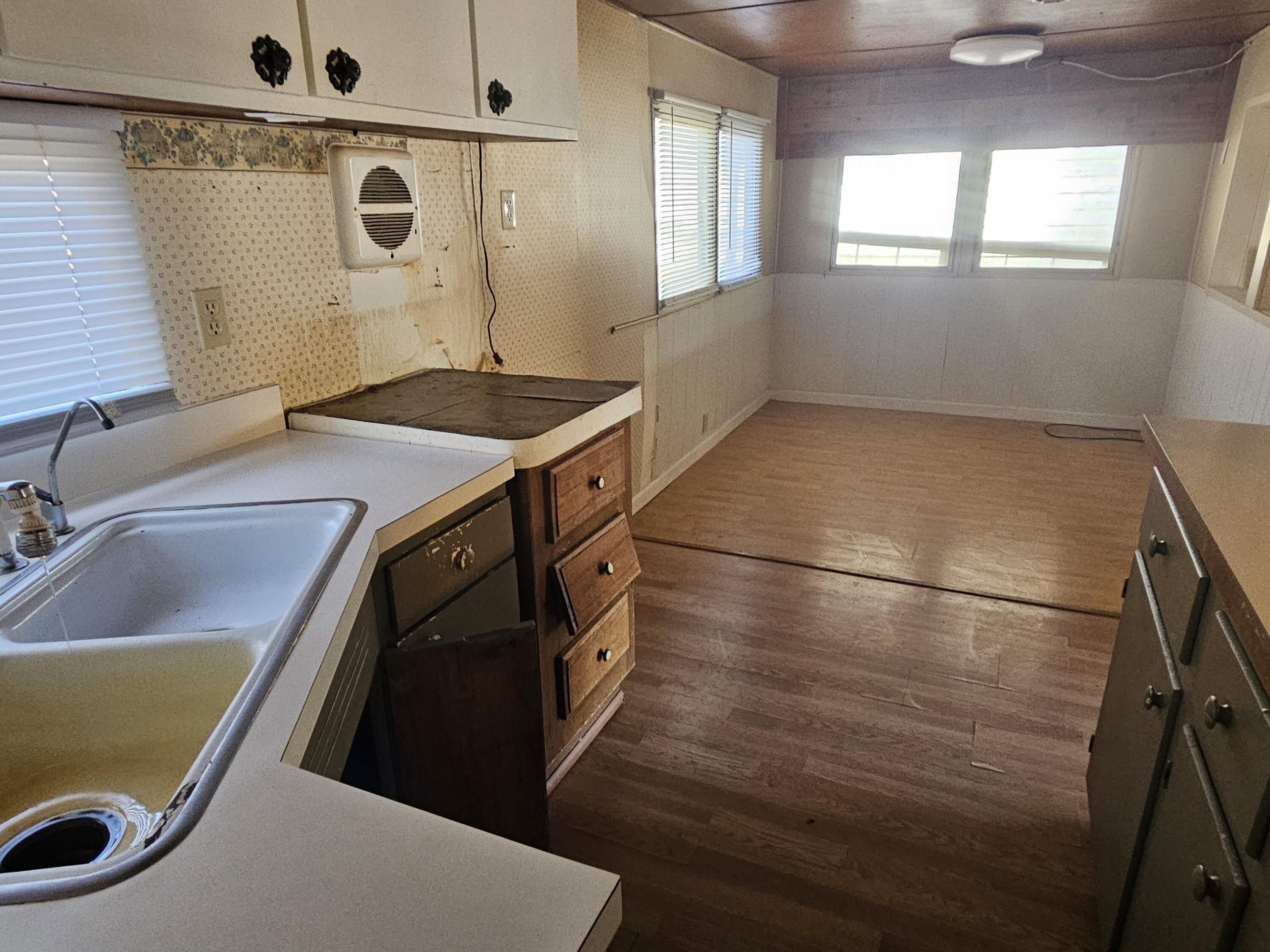 23318 Lindley Cove Drive Property Photo 8
