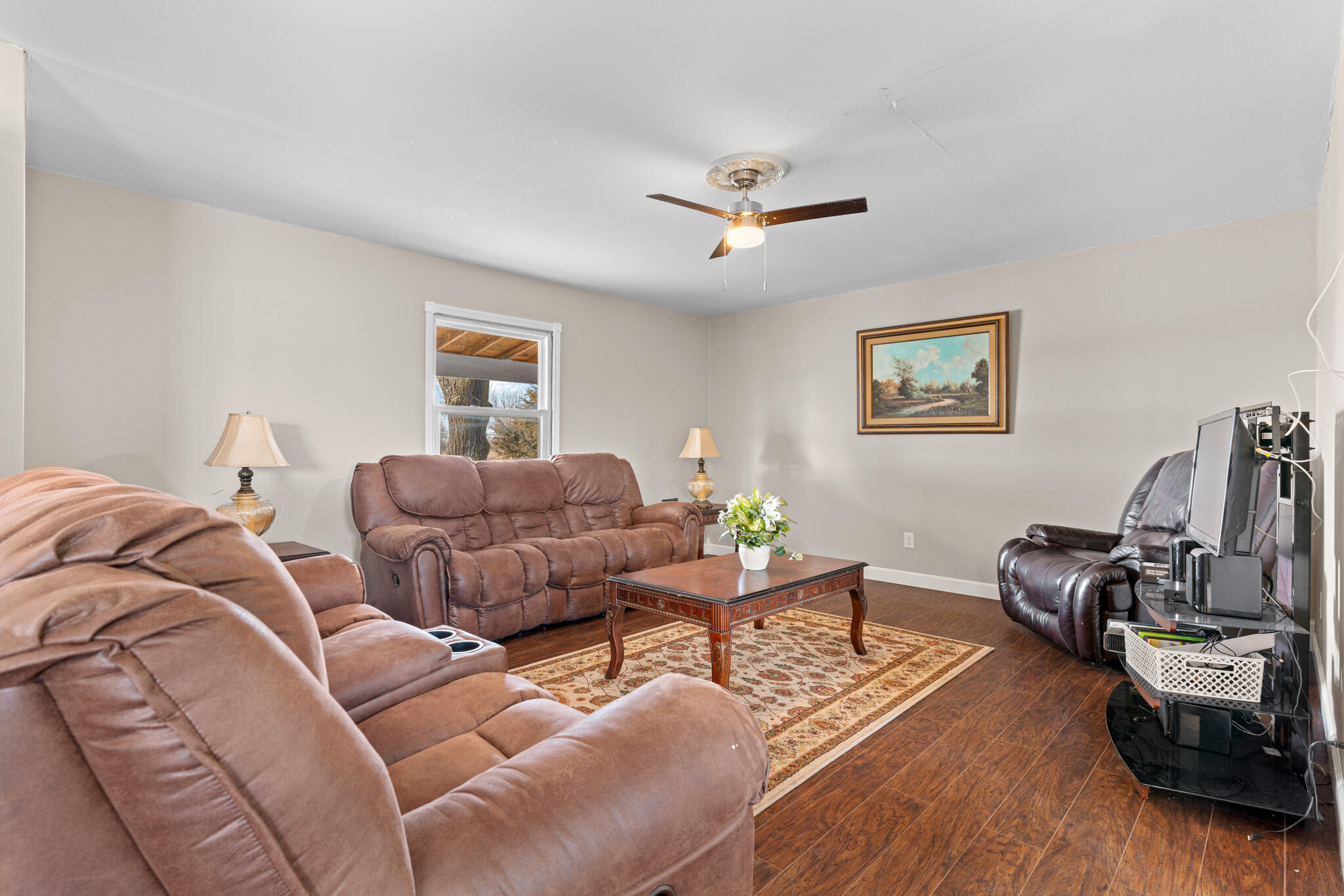 1668 North Farm Road 71 Property Photo 11