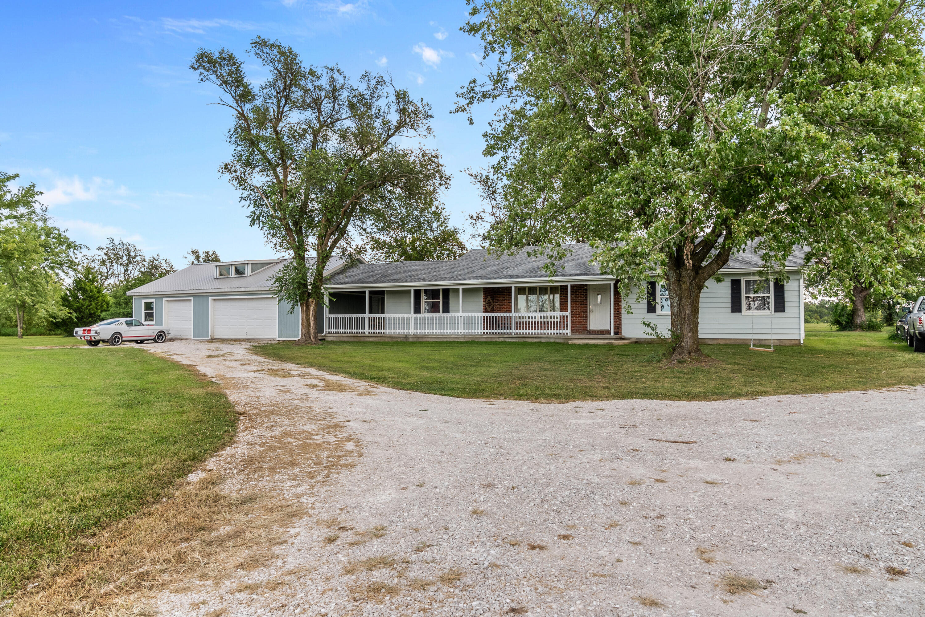 1668 & 000 North Farm Road 71 Property Photo 1