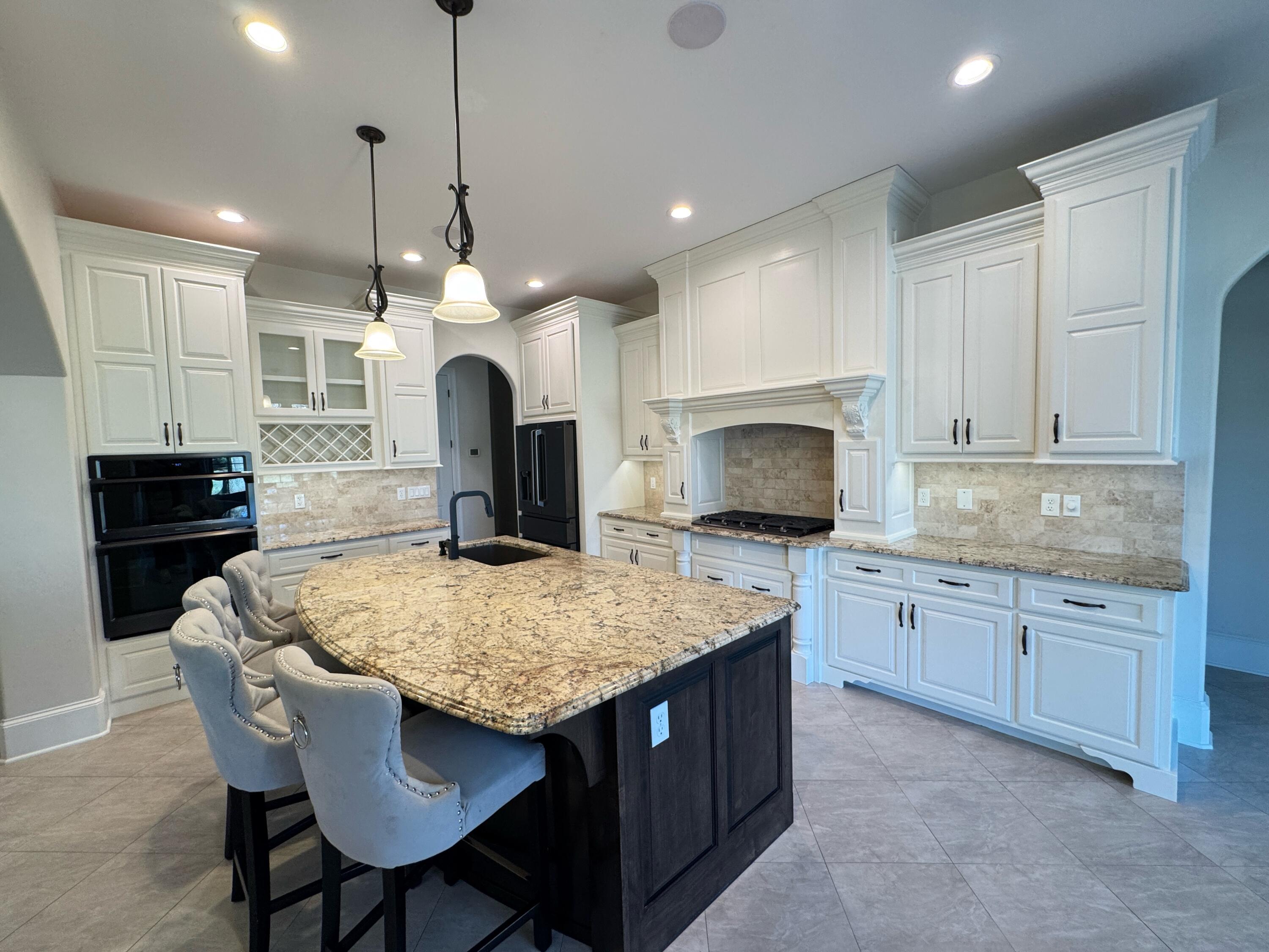 8304 Rolling Hills Dr Drive Property Photo 11