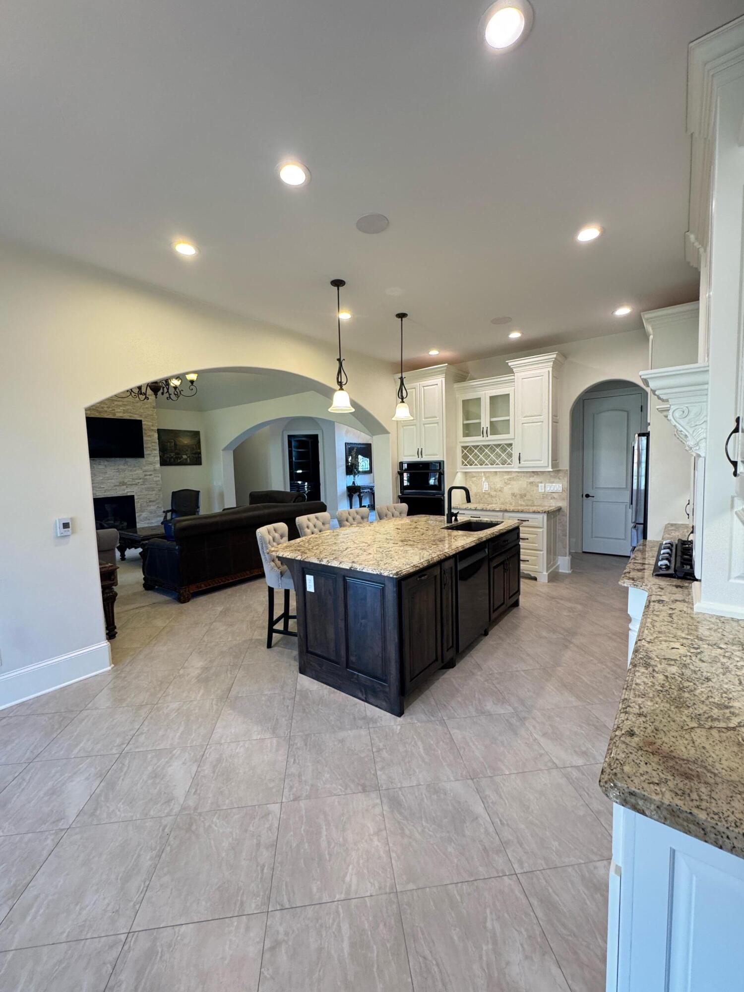 8304 Rolling Hills Dr Drive Property Photo 12