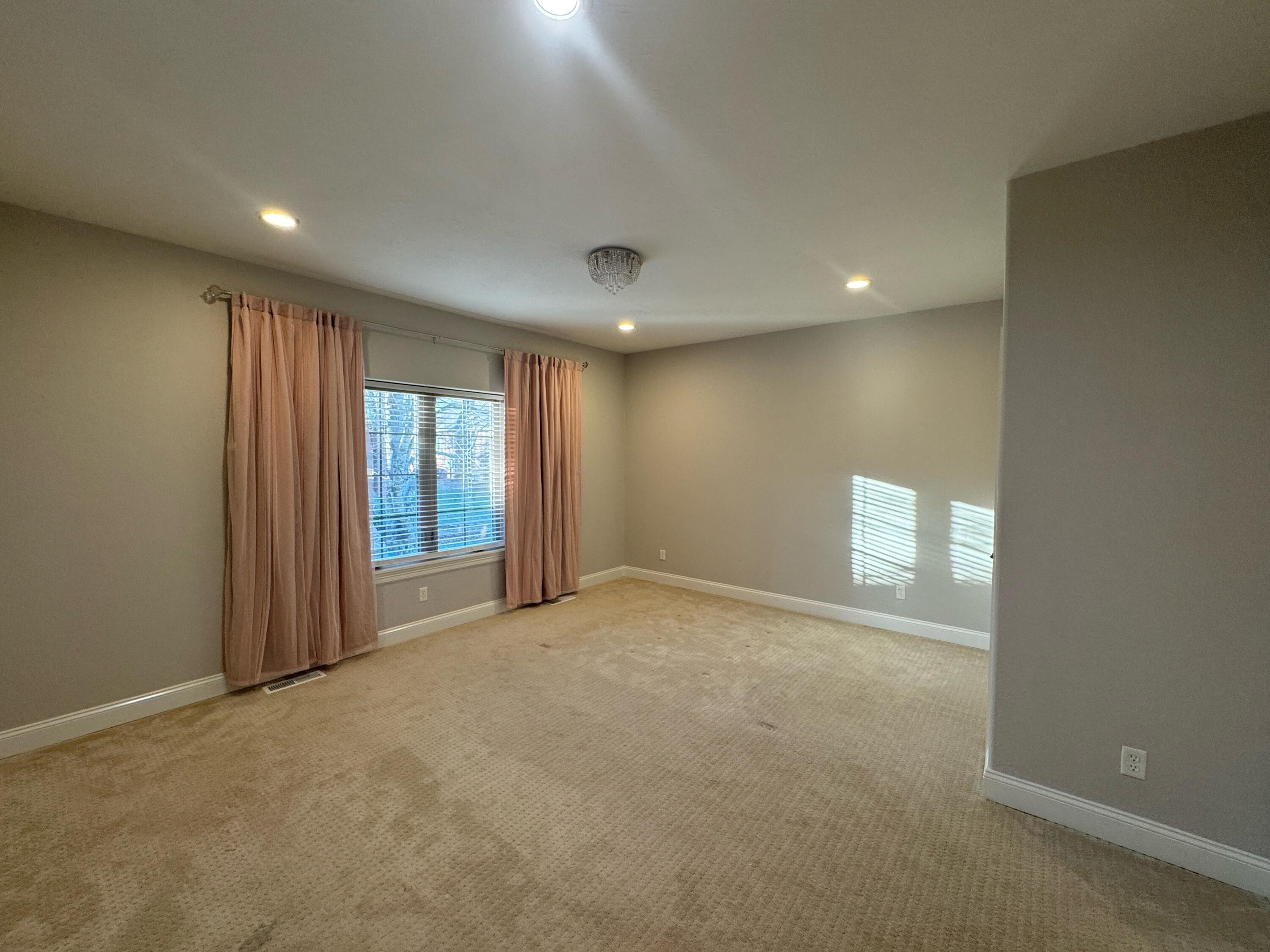 8304 Rolling Hills Dr Drive Property Photo 19