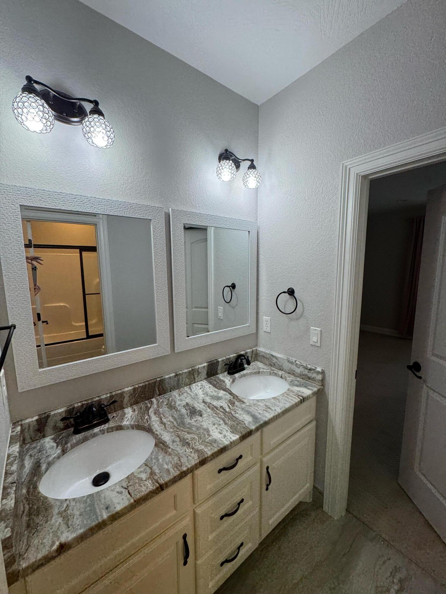 8304 Rolling Hills Dr Drive Property Photo 21