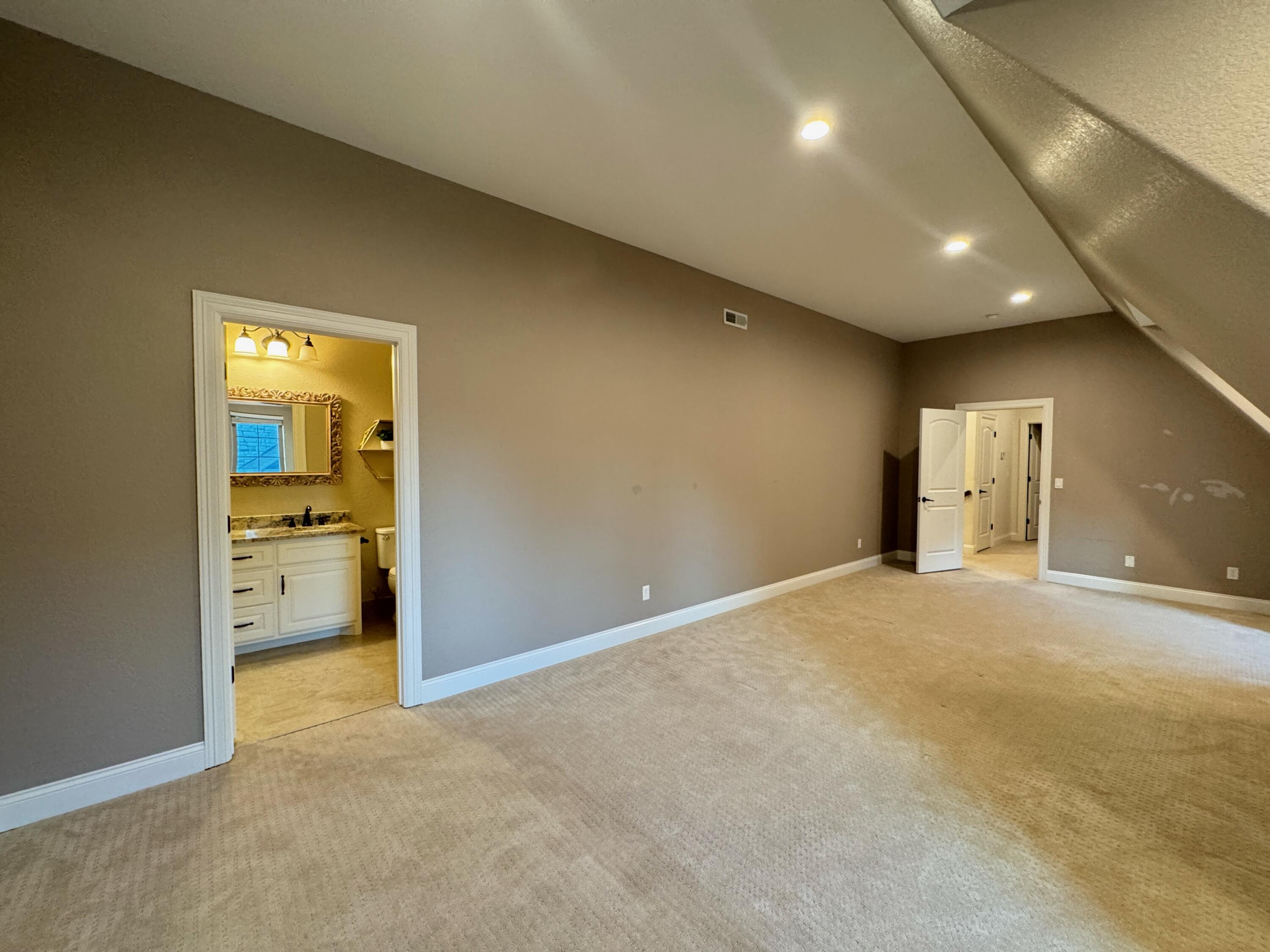 8304 Rolling Hills Dr Drive Property Photo 34