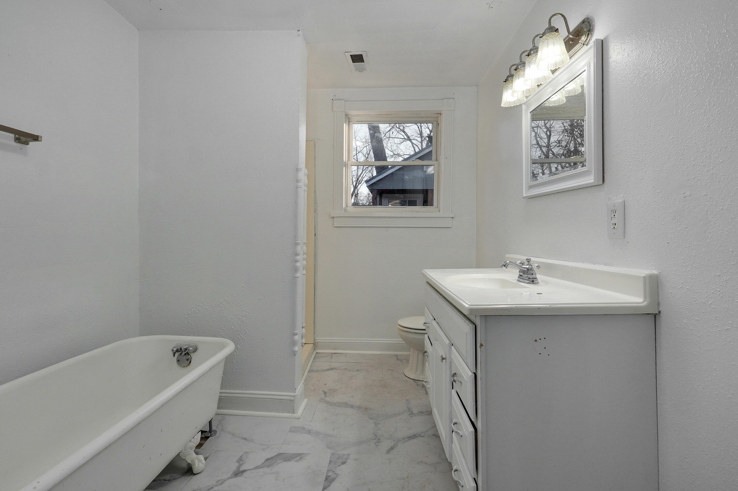 418 East Atlantic Street Property Photo 18