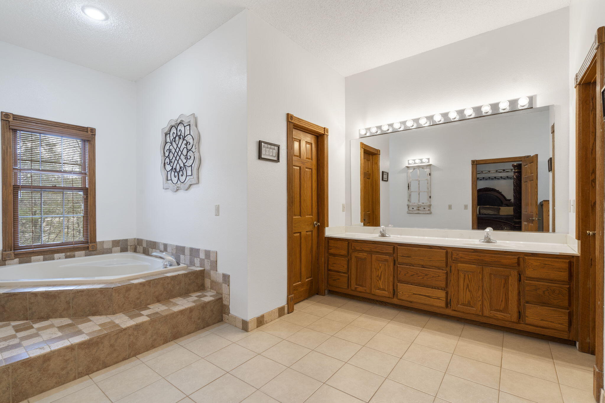 1013 Silvercrest Place Property Photo 20