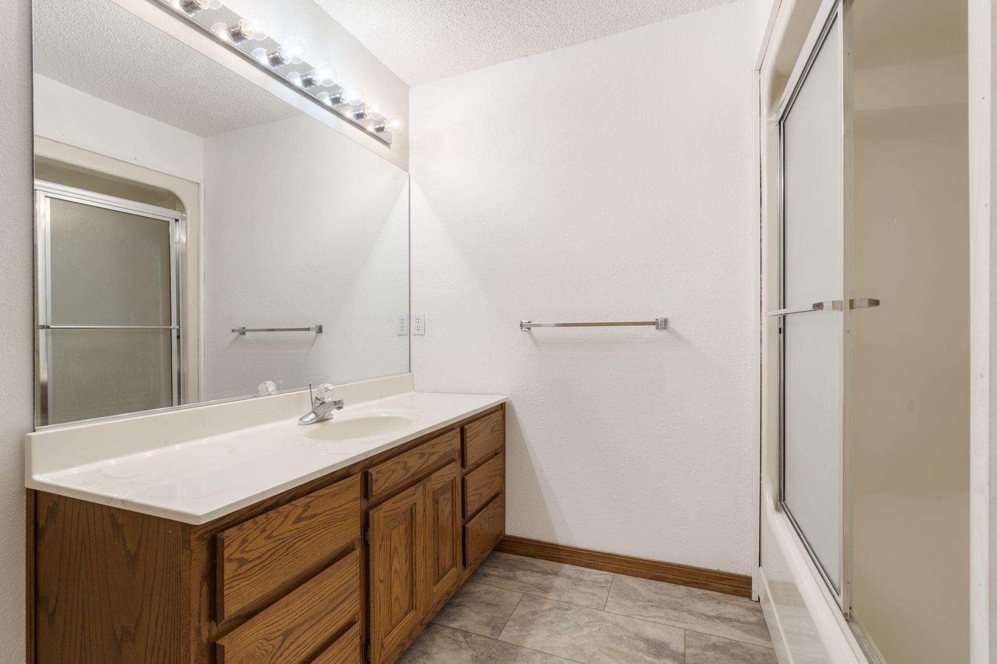 1013 Silvercrest Place Property Photo 34