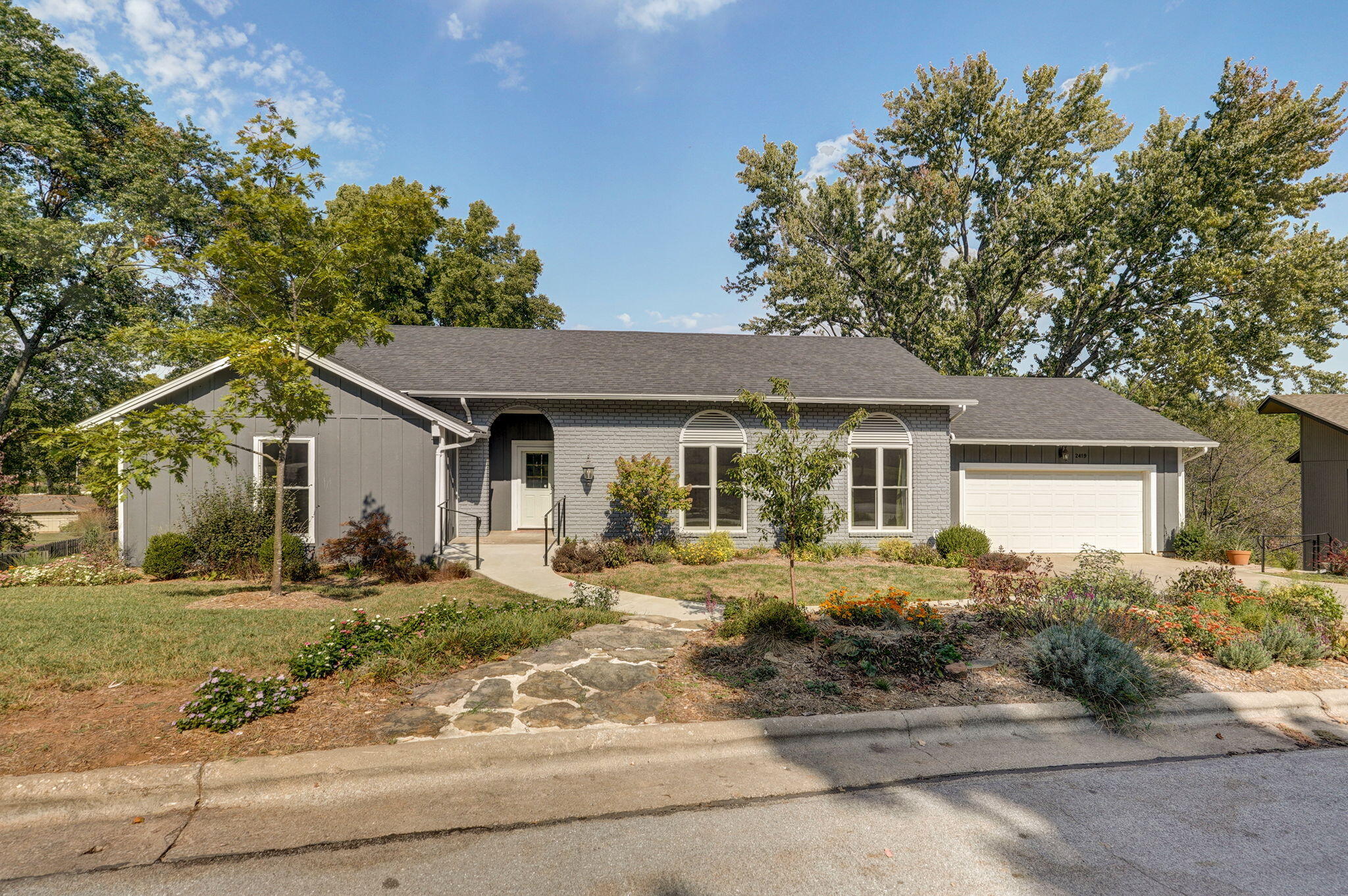 2419 East Rosebrier Street Property Photo