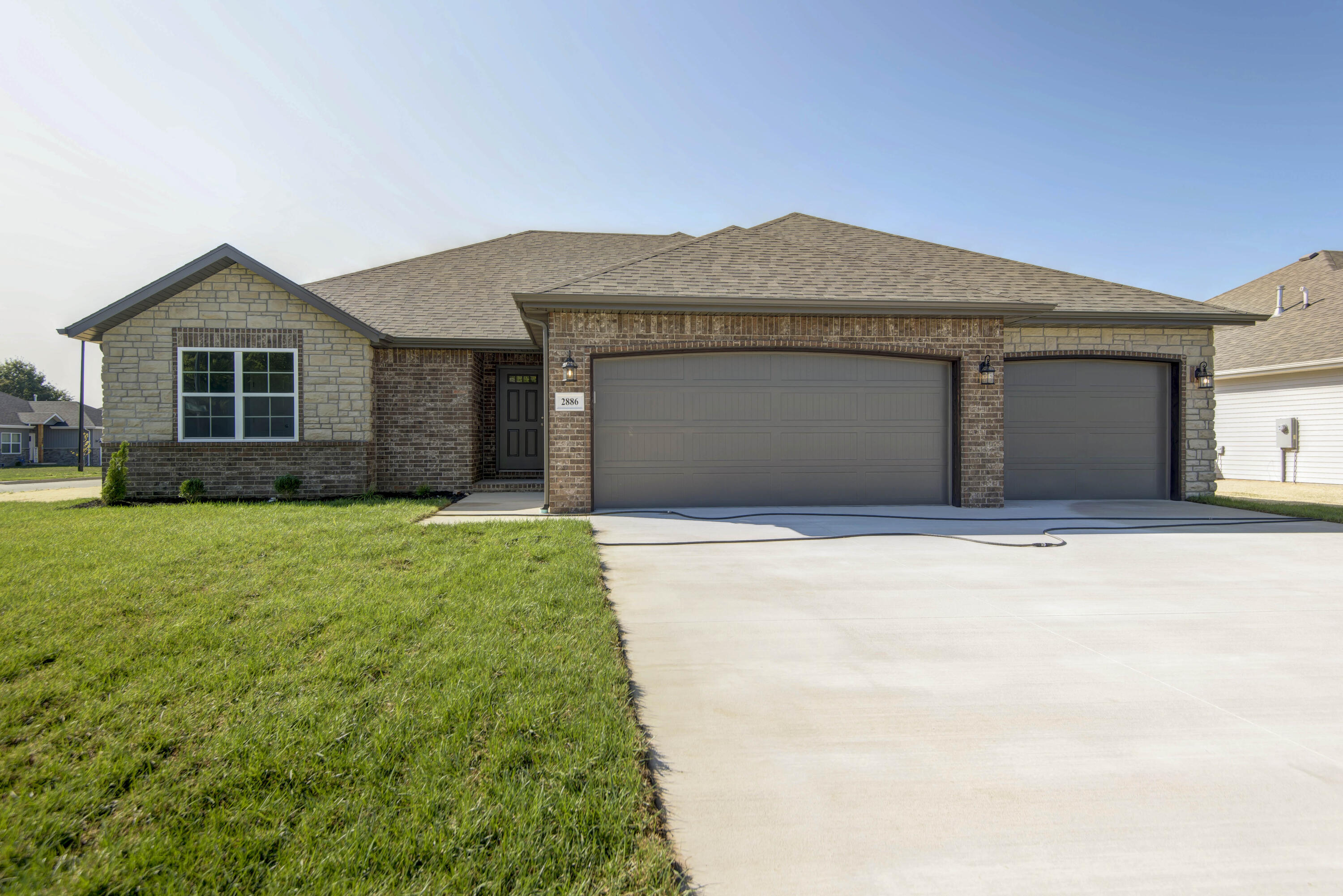 827 South Ridgemont Drive Property Photo 1