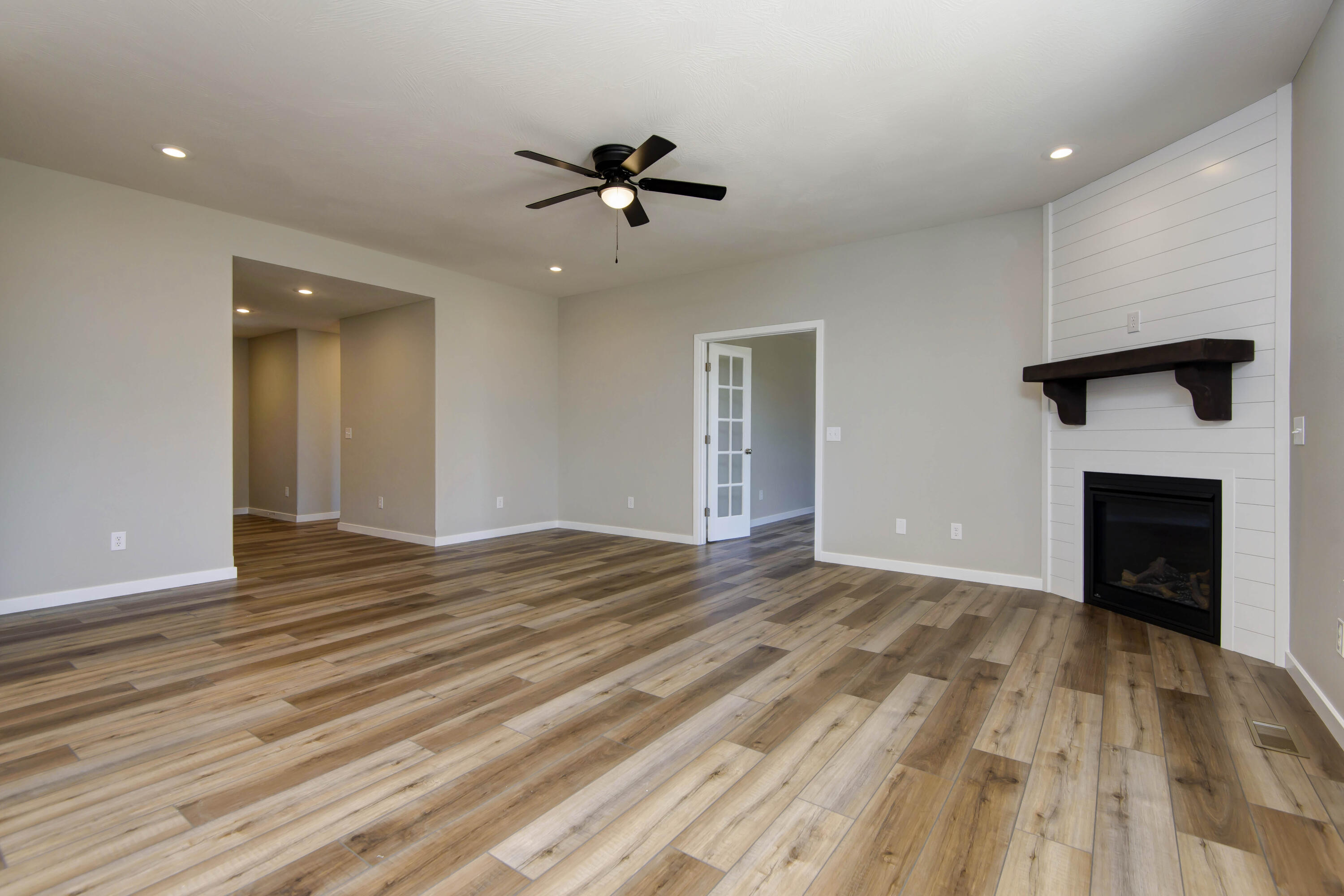 827 South Ridgemont Drive Property Photo 17