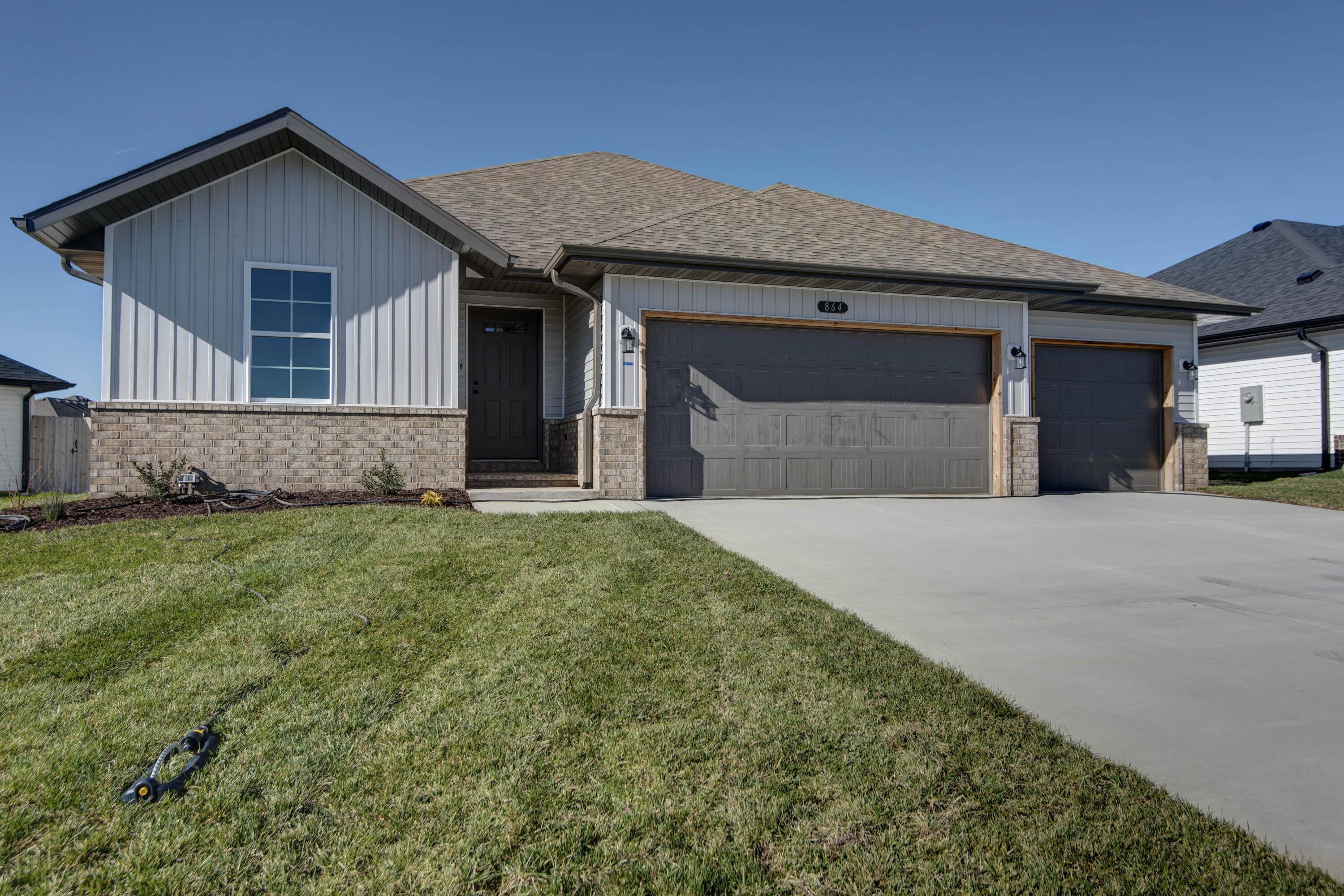 844 East Virginia Lane Property Photo
