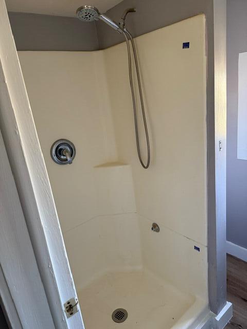 627 East 3rd Street Property Photo 5