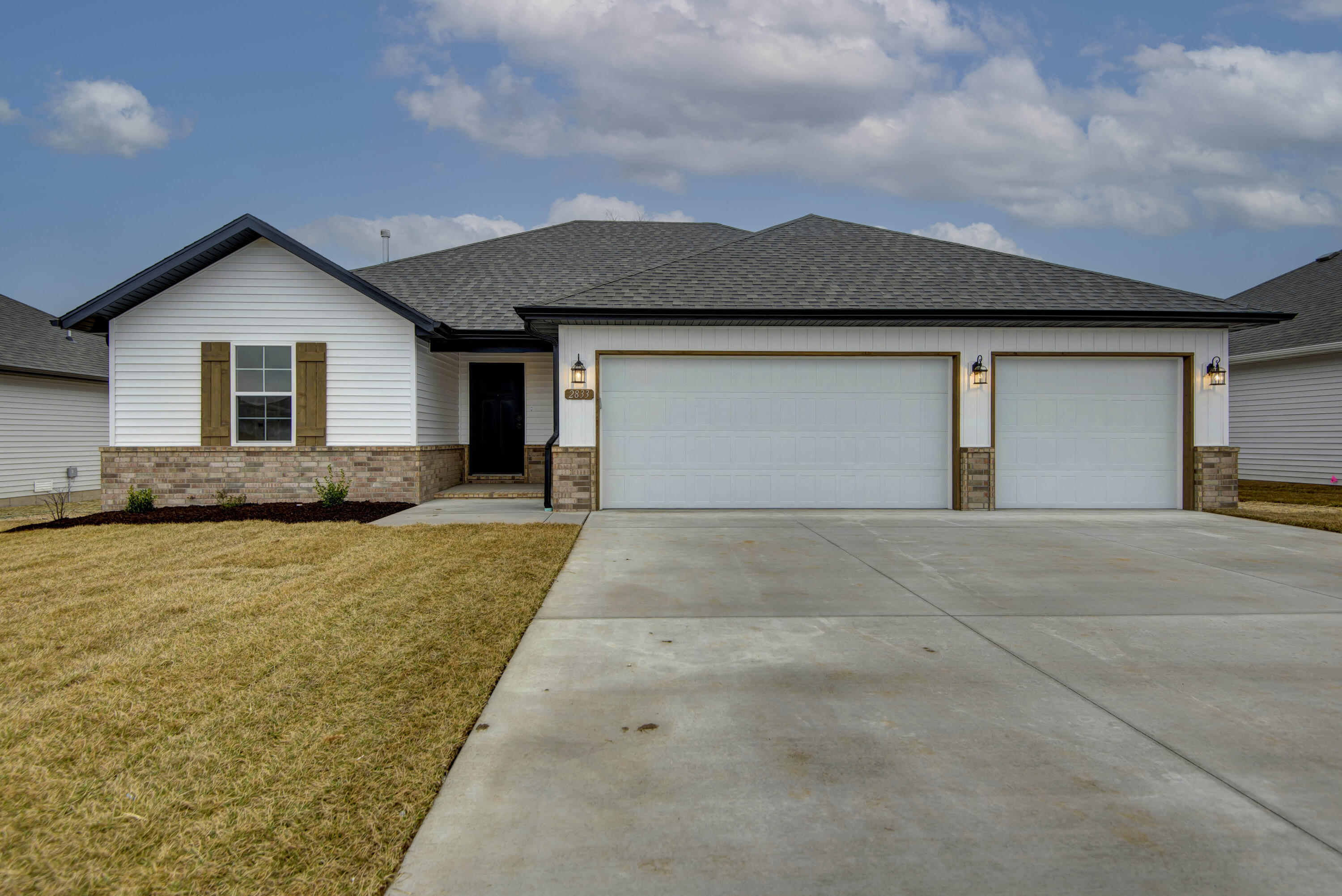 842 East Virginia Lane Property Photo